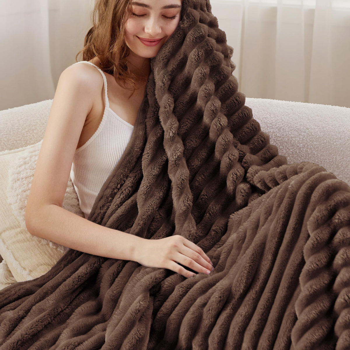 Bedsure Fondue Fudge Fleece Blanket For Couch - Super Soft Cozy Twin Blankets For Women, Cute Small Blanket For Girls, 60X80 Inc