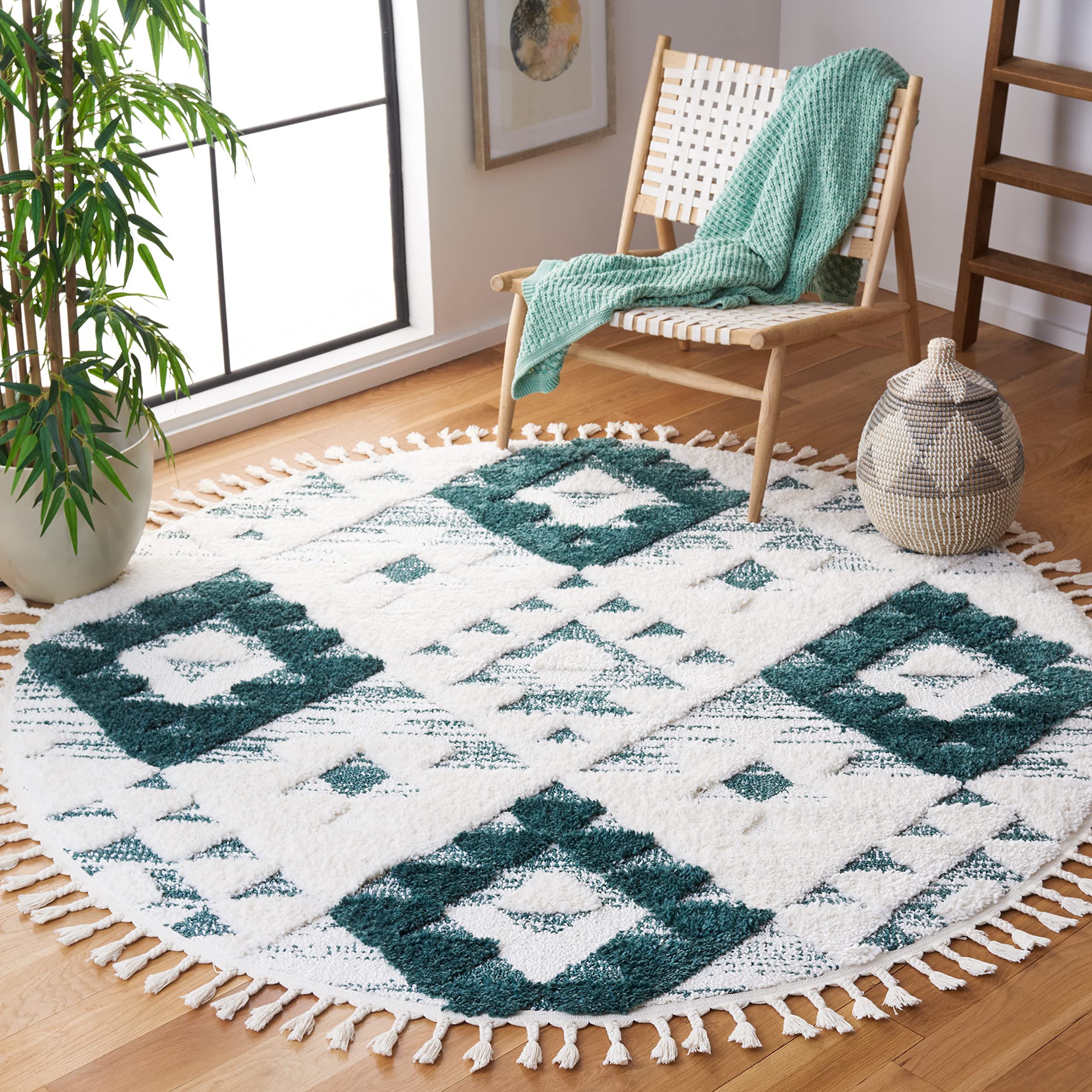 SAFAVIEH Moroccan Tassel Shag Collection 67 Round Green/Ivory MTS688Y Boho Non-Shedding 2-inch Thick Area Rug