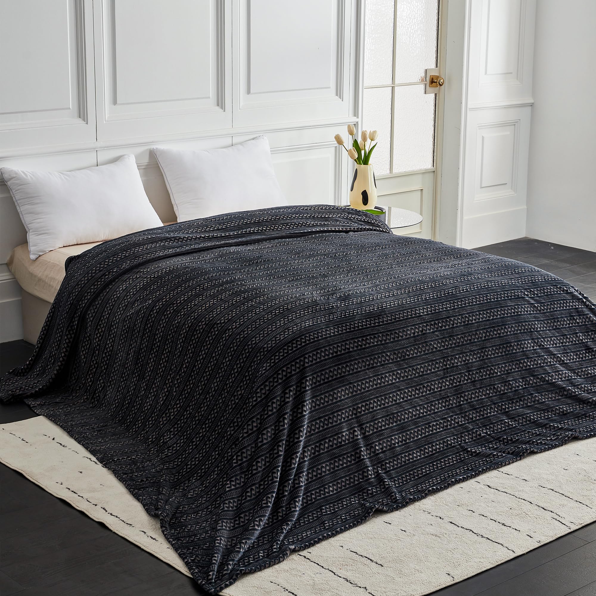 Serenhom Soft Cozy 120X120 Inches Seamless Oversized King Fleece Blanket, 3D Jacquard Decorative Giant 10'X10' California King B