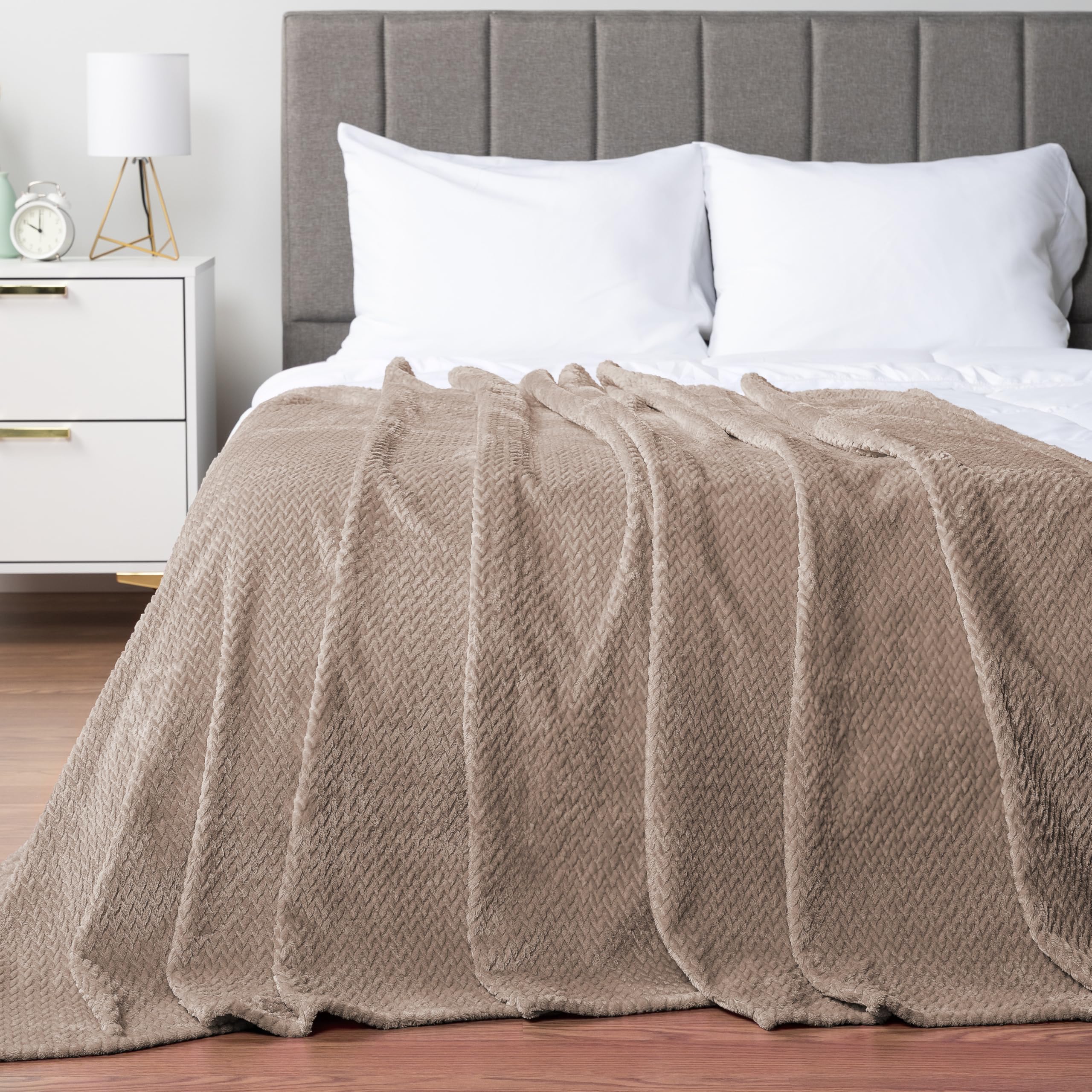 Pavilia Soft Fleece Taupe Tan Throw Blanket For Couch, Lightweight Plush Warm Blankets For Bed, Fuzzy Cozy Flannel Blanket Throw