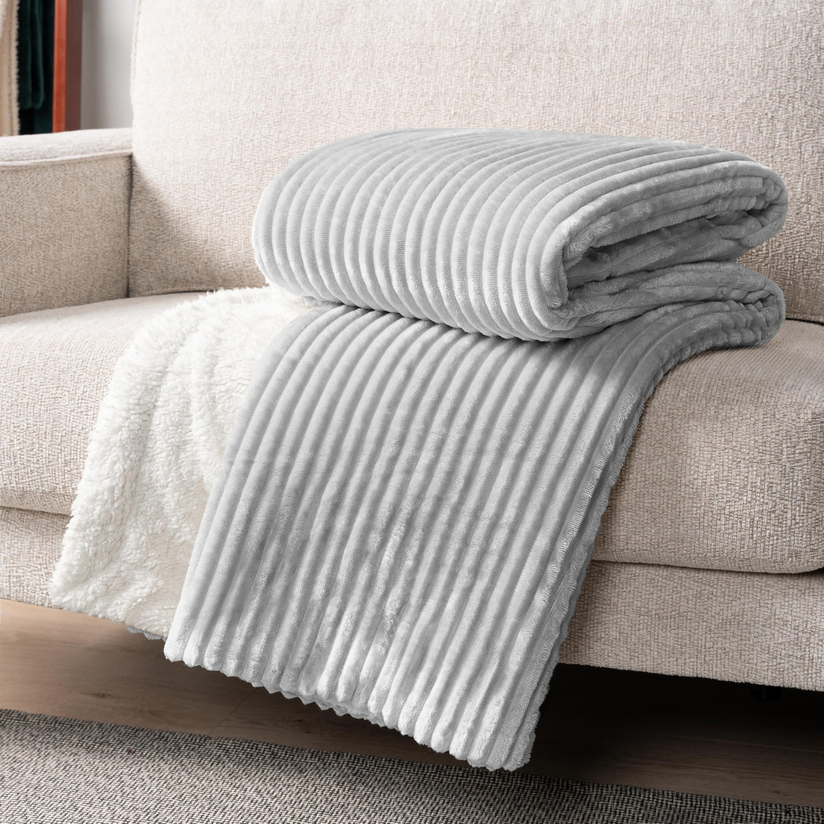 Pavilia Light Gray Sherpa Fleece Throw Blanket For Couch Twin, Soft Plush Fuzzy Blankets, Fluffy Flannel Sherpa Blanket For Bed,
