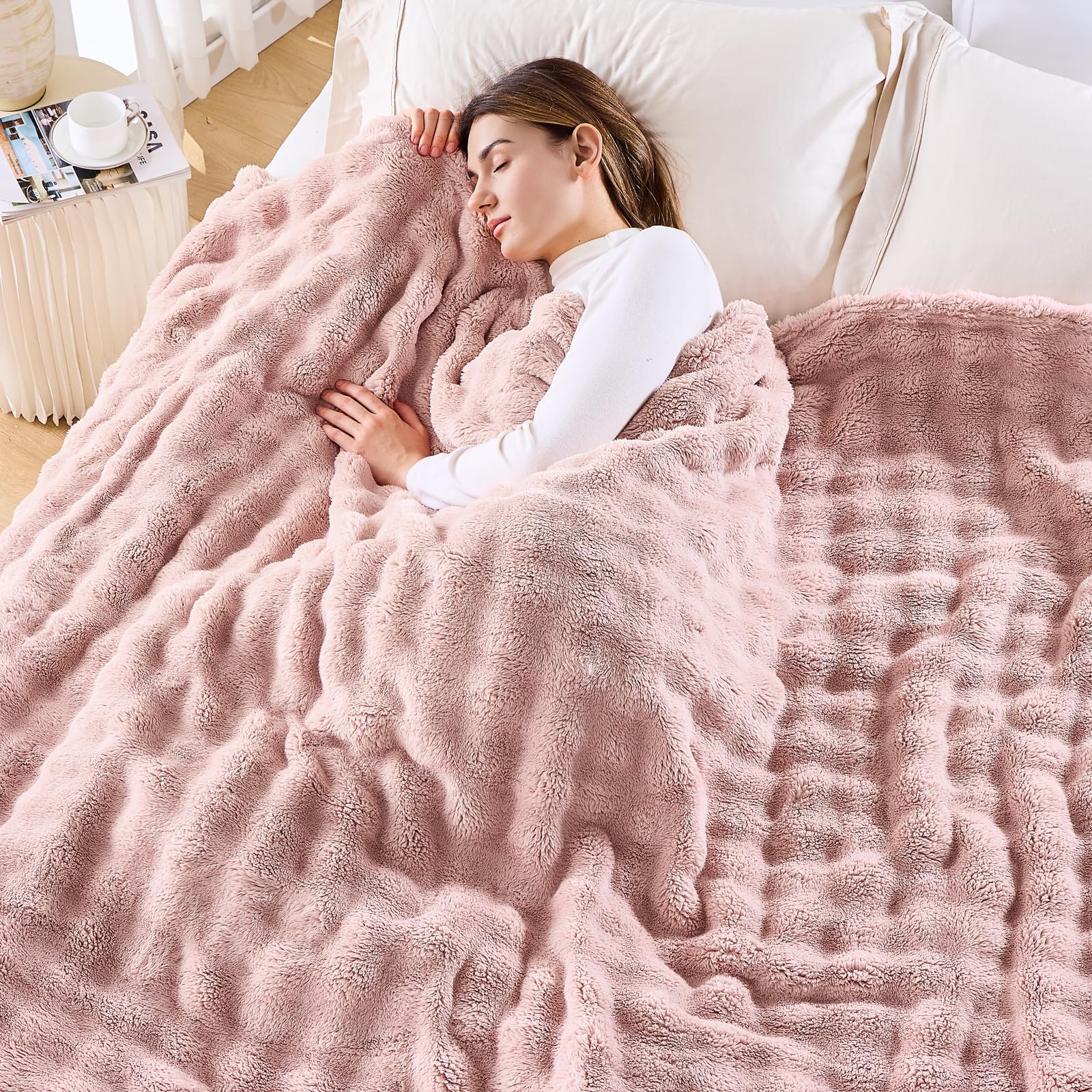 Newcosplay Queen Blanket For Couch Pink Super Soft Flannel Fleece 3D Bubble Lightweight Bed Blanket All Season Use (Pink, Queen(