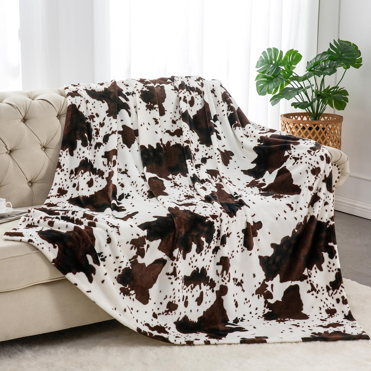 Bedelite Cow Print Throw Blanket For Couch & Bed, 300Gsm Cute Luxury Plush Cozy Fuzzy Blanket 50' X 60', Super Soft Warm Light