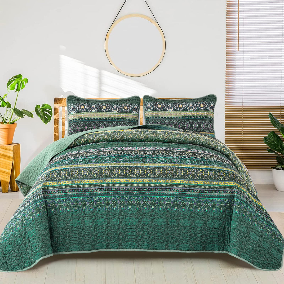 Wongs Bedding Boho Quilt King Size, Green Bohemian King Quilt, Lightweight Microfiber Bed Decor Bedspread For All Season 103'X9