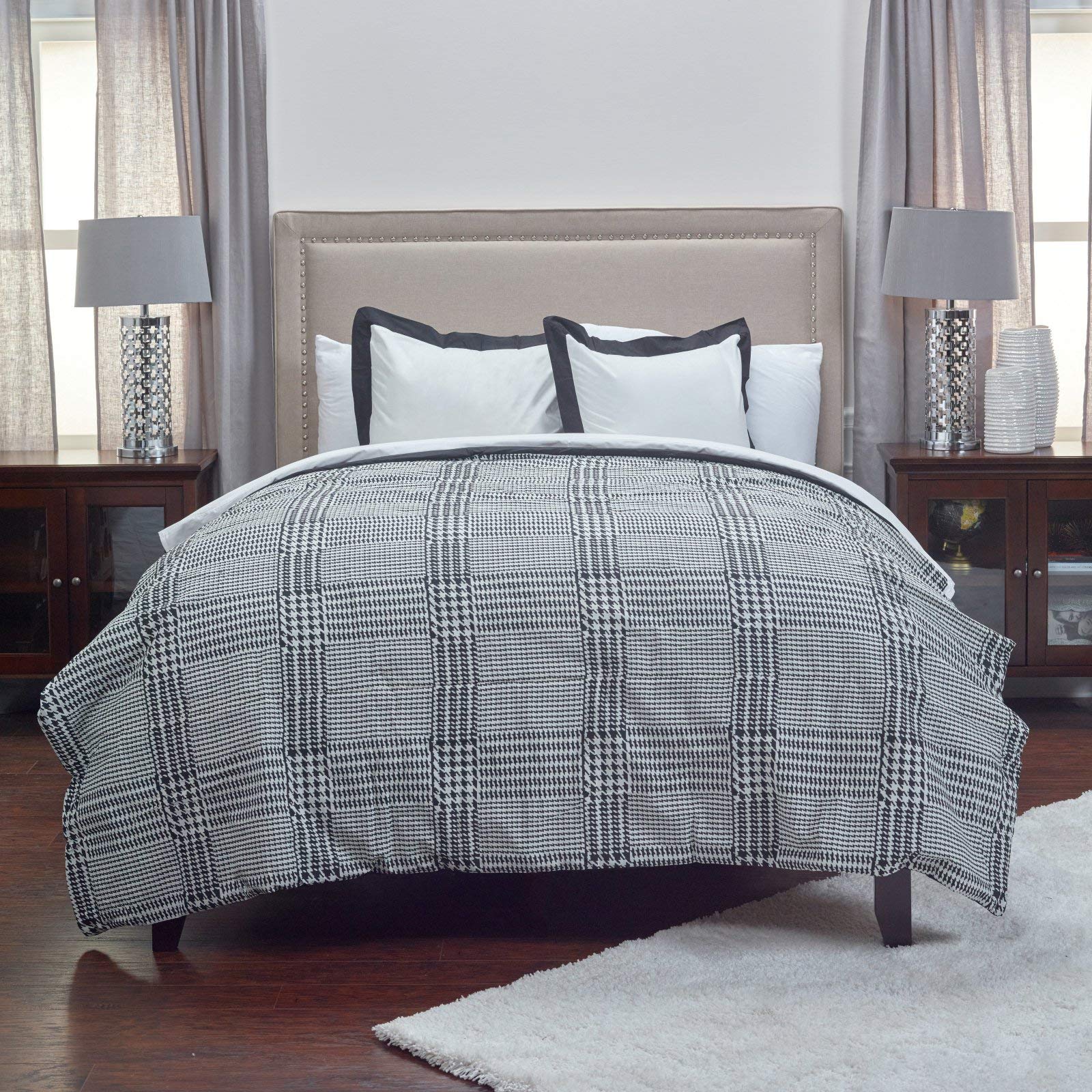 Rizzy Home | BT1282 | Polyester Comforter | 68&quot;x86&quot; Black/White/Nuetral Houndstooth