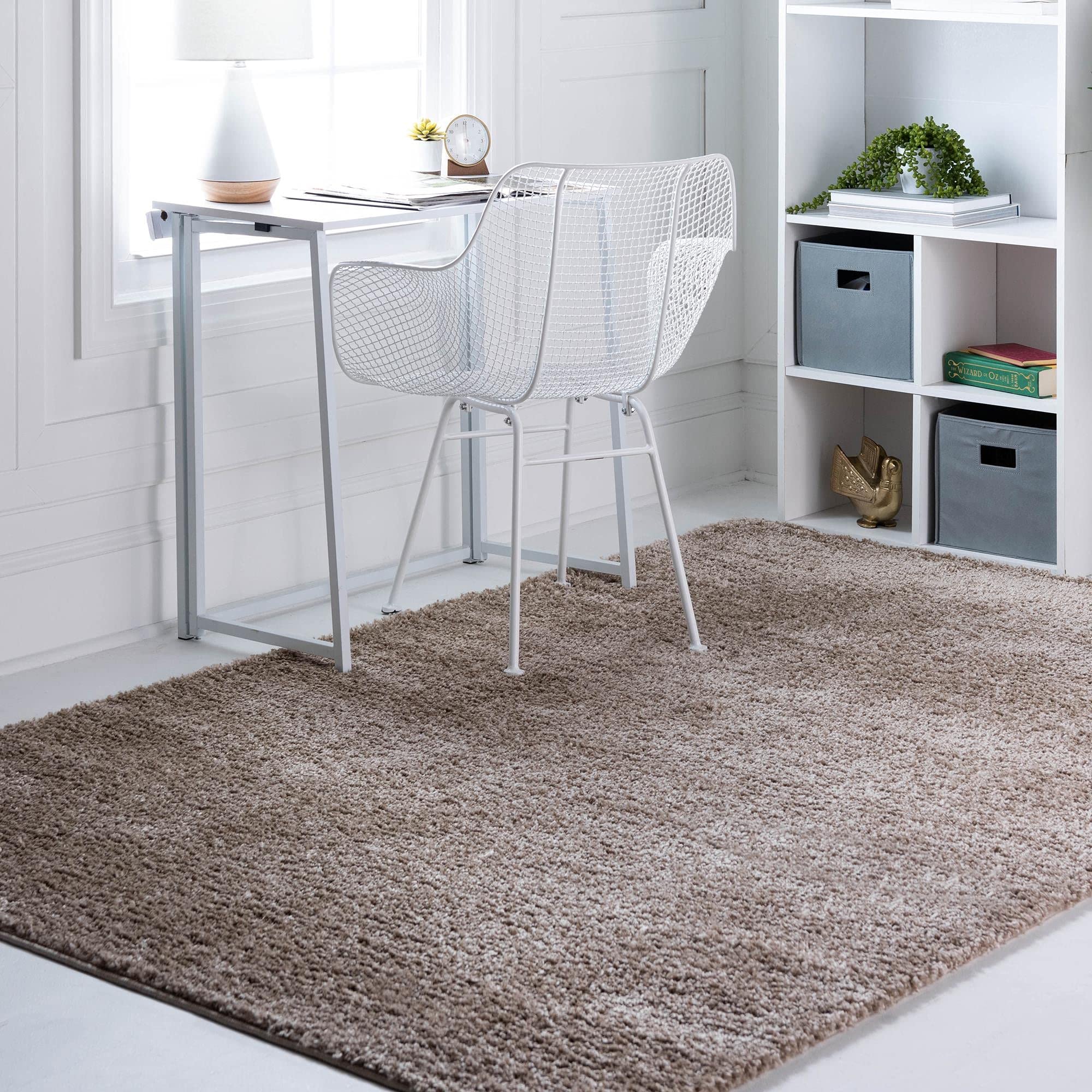 Rugs.com Soft Solid Shag Collection Area Rug - 4x6 Khaki Shag Rug Perfect for Entryways, Kitchens, Breakfast Nooks, Accent Piece