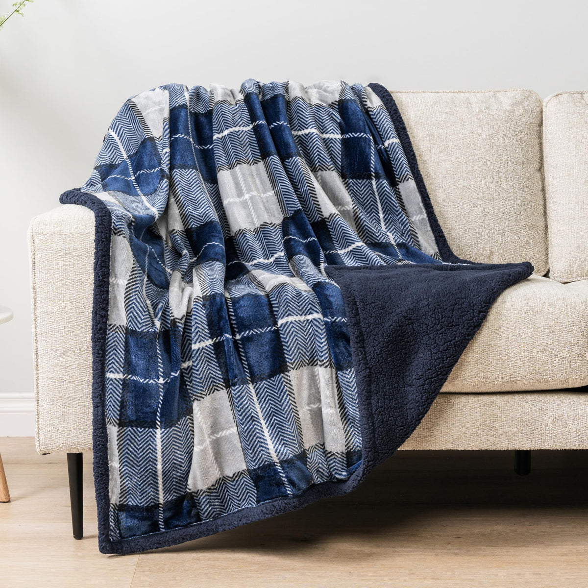 Pavilia Blue Navy Plaid Sherpa Throw Blanket For Couch, Plush Flannel Fleece Blanket And Throws, Soft Fuzzy Cabin Blanket For So