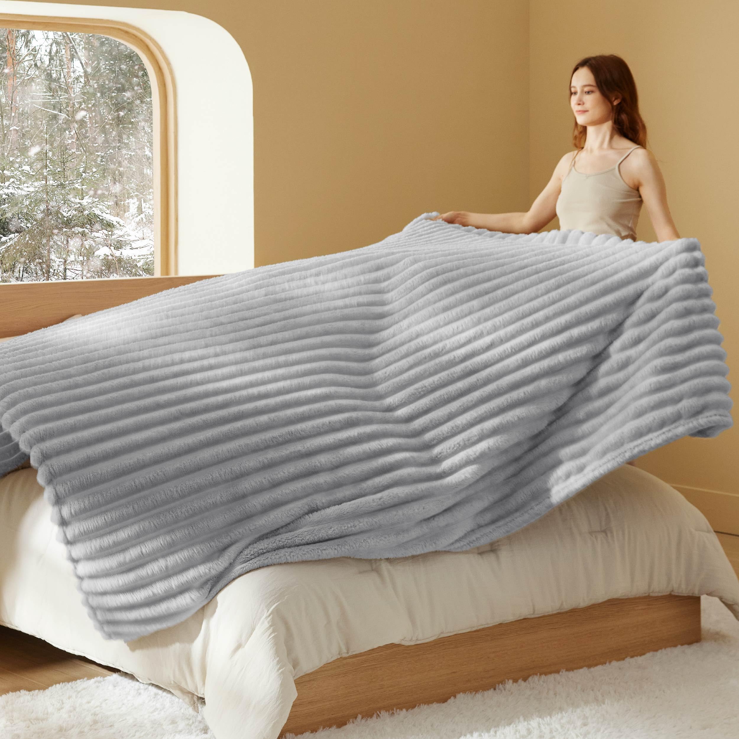 Bedsure Blankets Queen Size For Bed - Super Soft Cozy Blankets For Women, Cute Large Fleece Blanket For Girls, Light Grey,90X90
