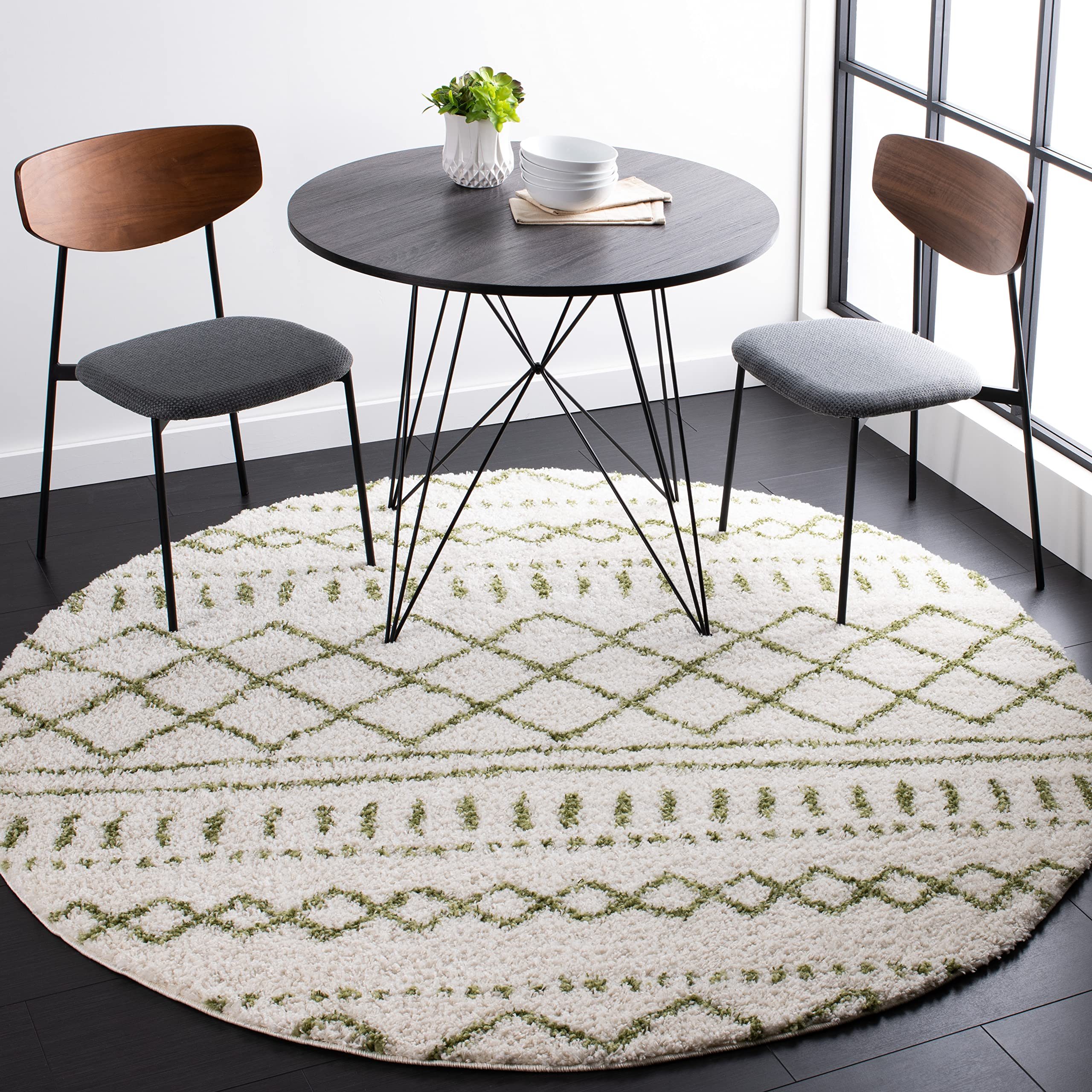 SAFAVIEH Arizona Shag Collection Area Rug - 51 Round, Ivory & Green, Moroccan Design, Non-Shedding & Easy Care, 1.6-inch Thick,