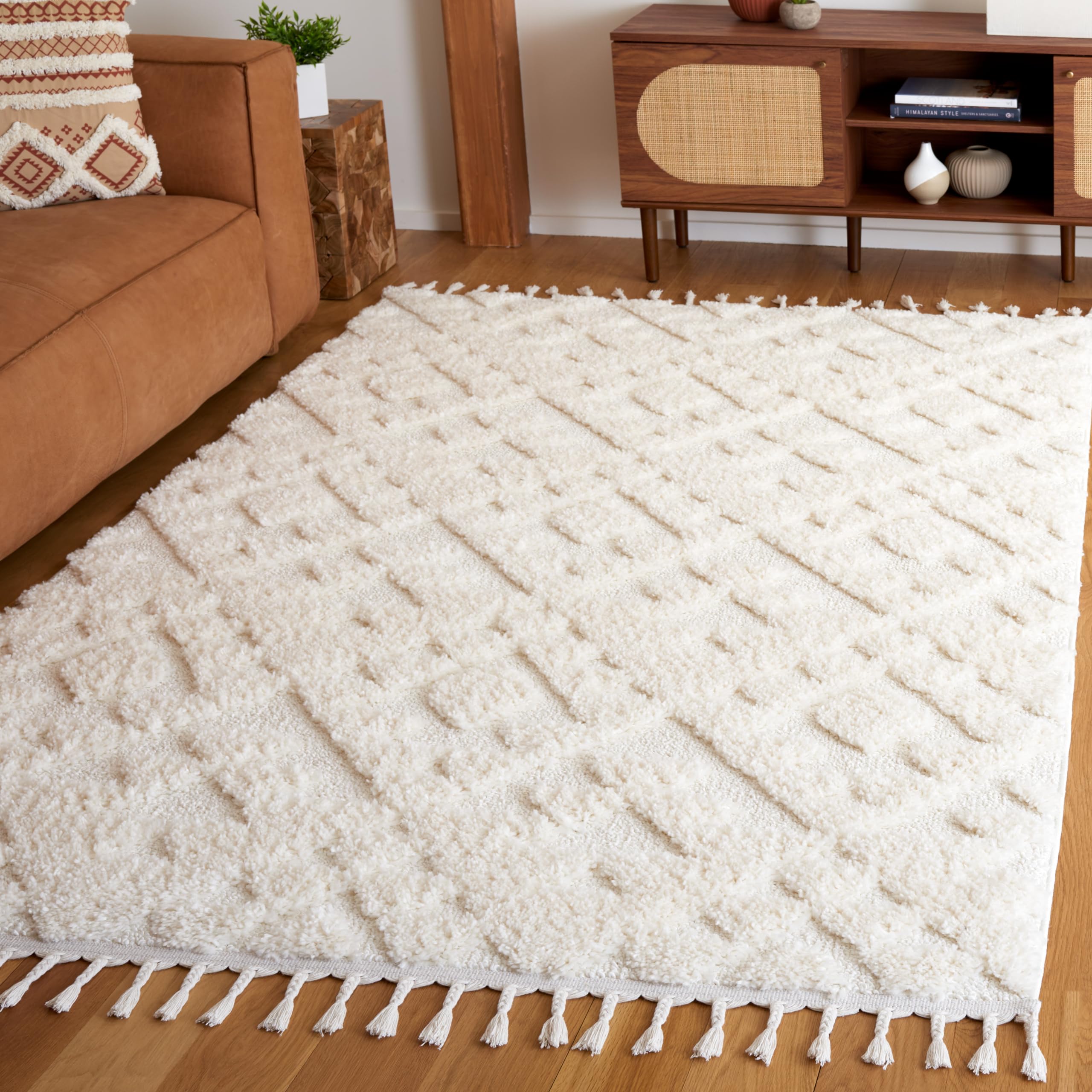SAFAVIEH Moroccan Tassel Shag Collection Square Rug - 67 Square, Ivory, Contemporary Design, Ideal for High Traffic Areas in Be