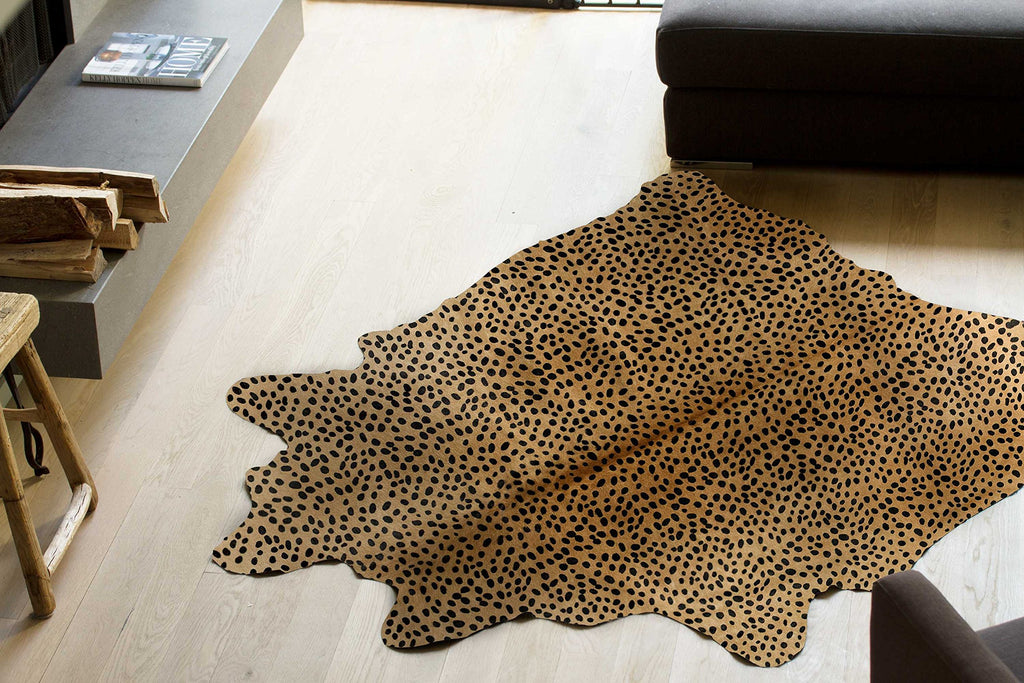HomeRoots Cowhide, Microsuede 6' X 7' Cowhide Rug - Cheetah