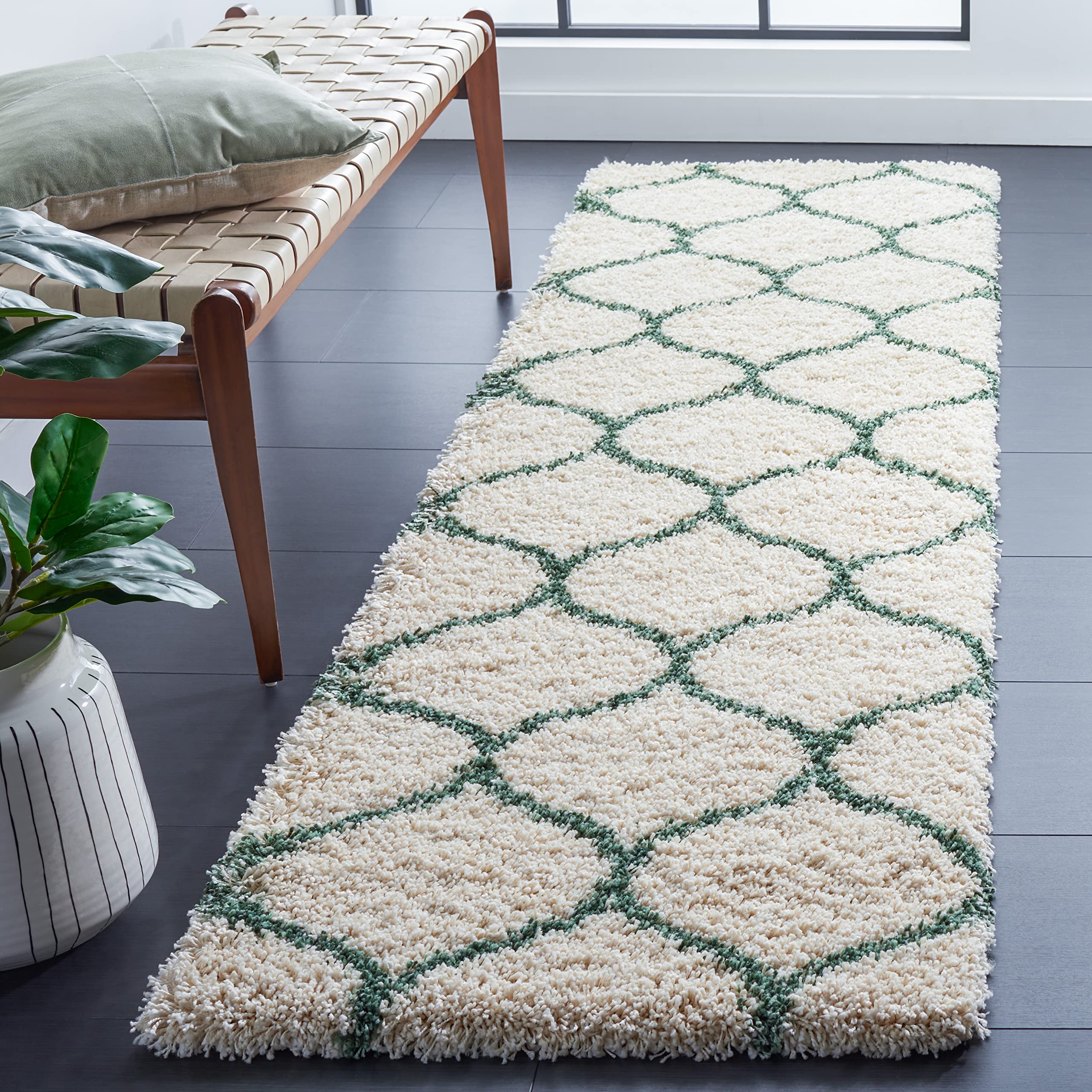 SAFAVIEH Hudson Shag Collection Runner Rug - 23 x 8, Ivory & Green, Modern Ogee Trellis Design, Non-Shedding & Easy Care, 2-in