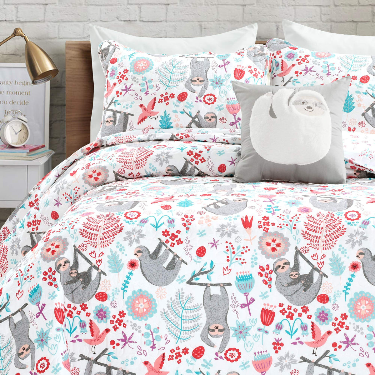 Pb&J Lush Decor Hygge Sloth Quilt Set, Twin, White