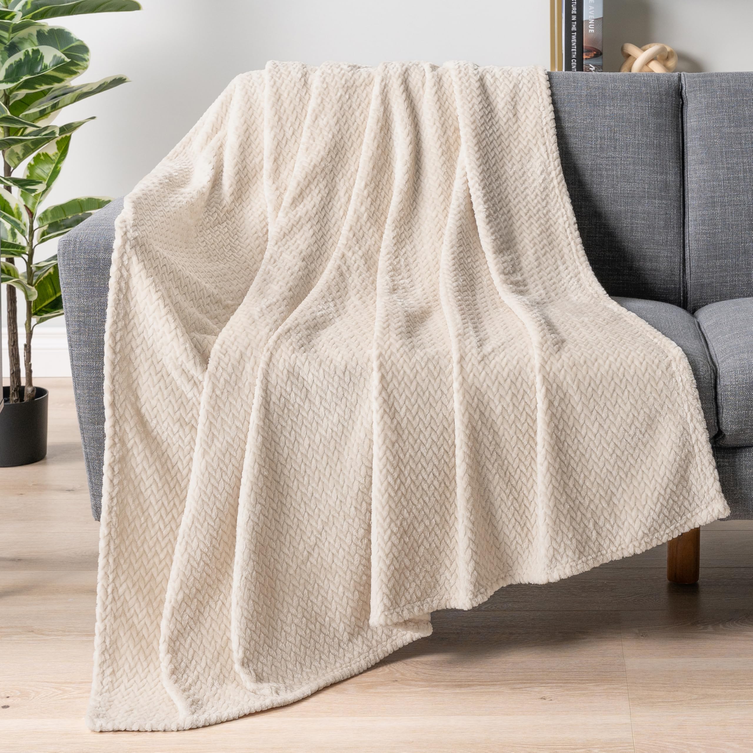 PAVILIA Soft Fleece Ivory Cream Throw Blanket for Couch, Lightweight Plush Warm Blankets for Bed, Fuzzy Cozy Flannel Blanket Thr
