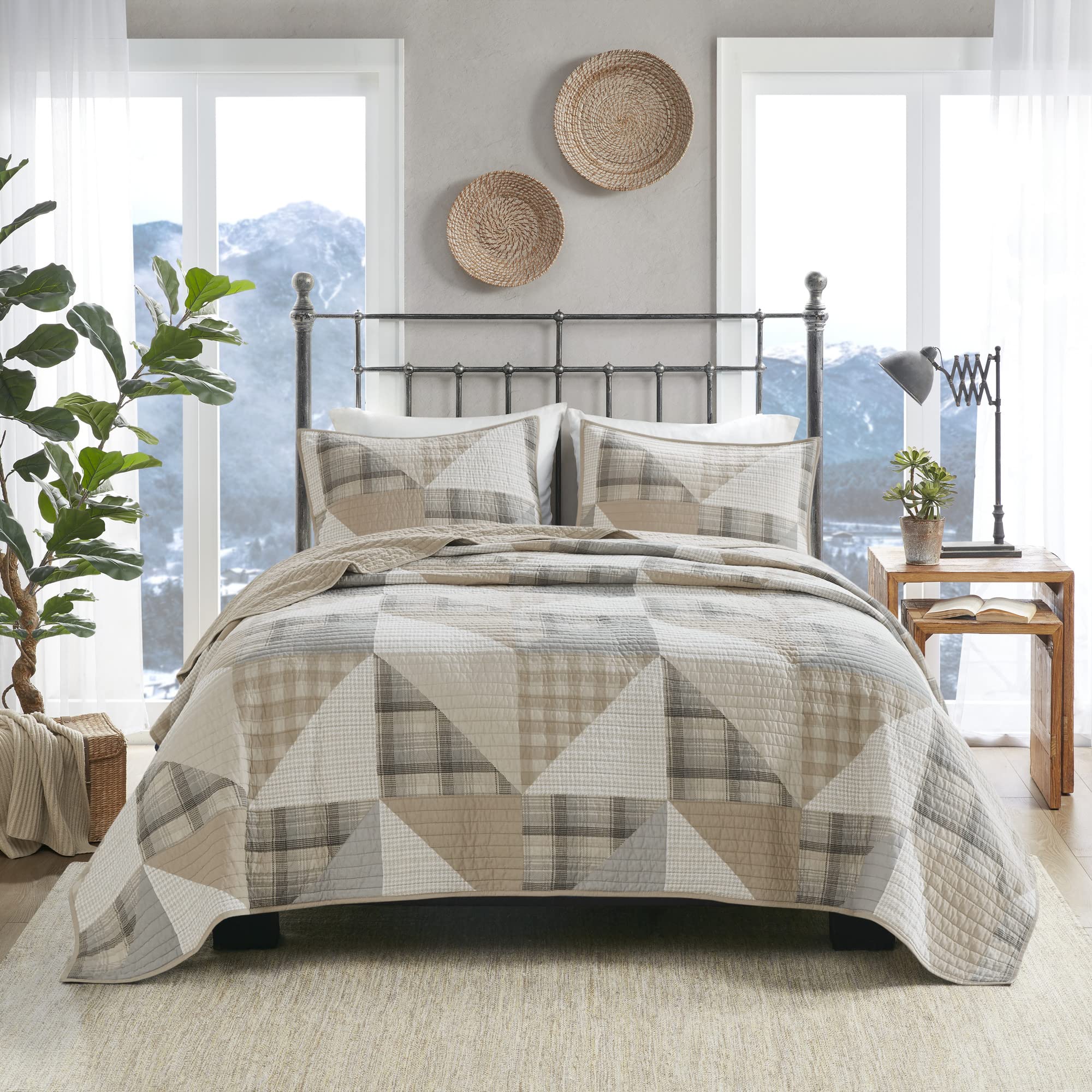 Woolrich Olsen Reversible Quilt Set - Cottage Styling Reversed to Solid Color, All Season Lightweight Coverlet, Cozy Bedding Lay