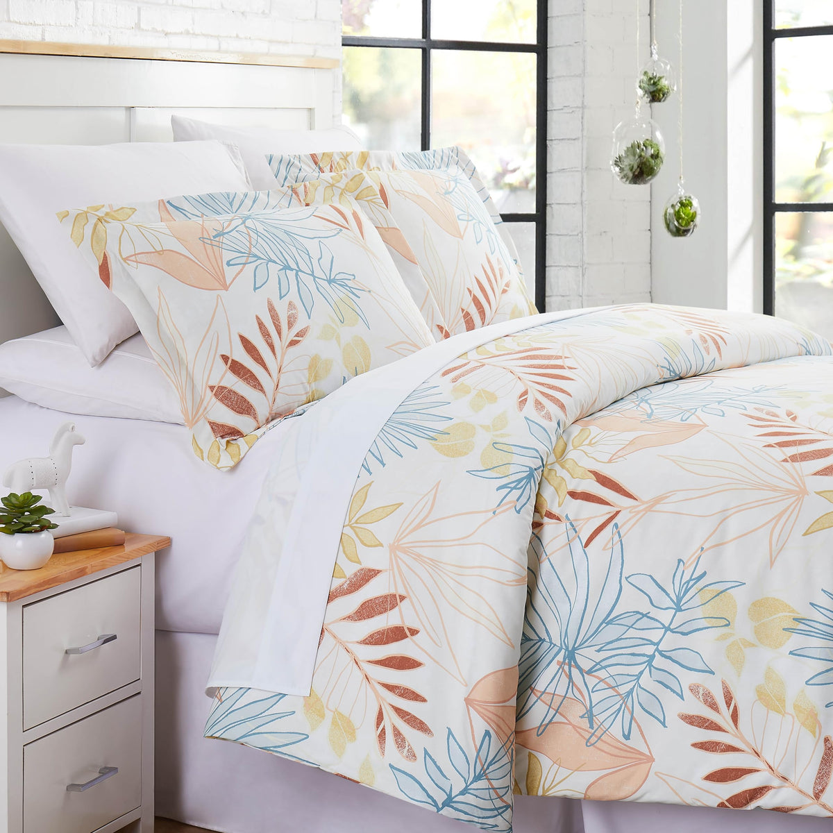 Southshore Fine Living Tropic Leaf Collection - Premium Quality, Soft, Wrinkle, Fade, & Stain Resistant, Easy Care, Oversized Du