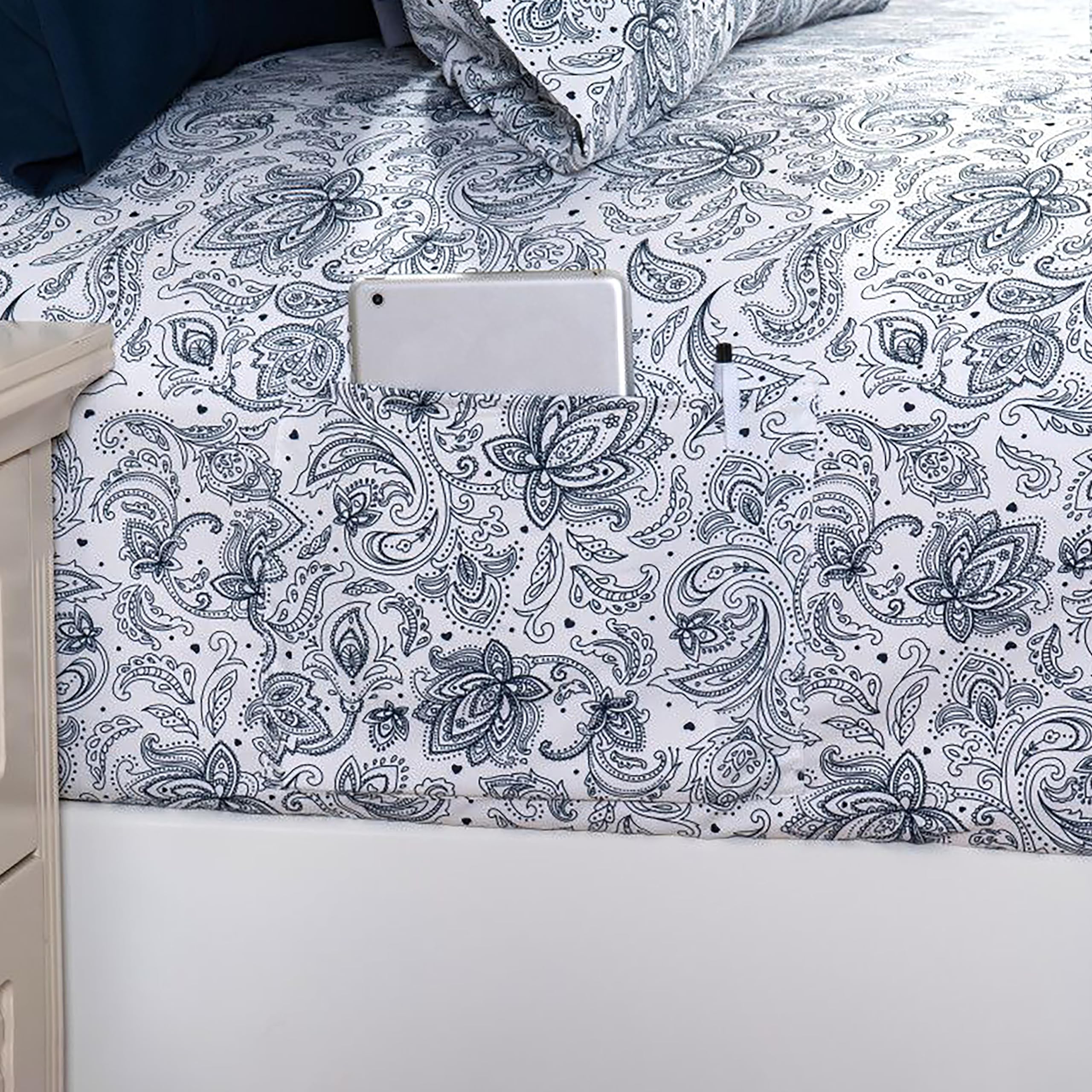 Elegant Comfort Luxury Soft Bed Sheets Paisley Pattern - 1500 Premium Hotel Quality Microfiber Softness Wrinkle And Fade Resistant (6-Piece) Bedding Set, California King, Paisley Navy Blue