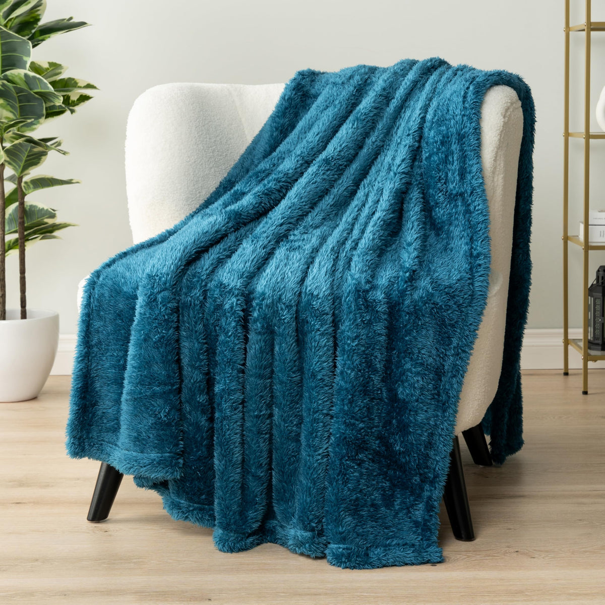 Pavilia Sherpa Throw Blanket For Couch Sofa, Turquoise Teal Blue Fluffy Warm Plush Blanket For Bed, Cozy Super Soft Lightweight