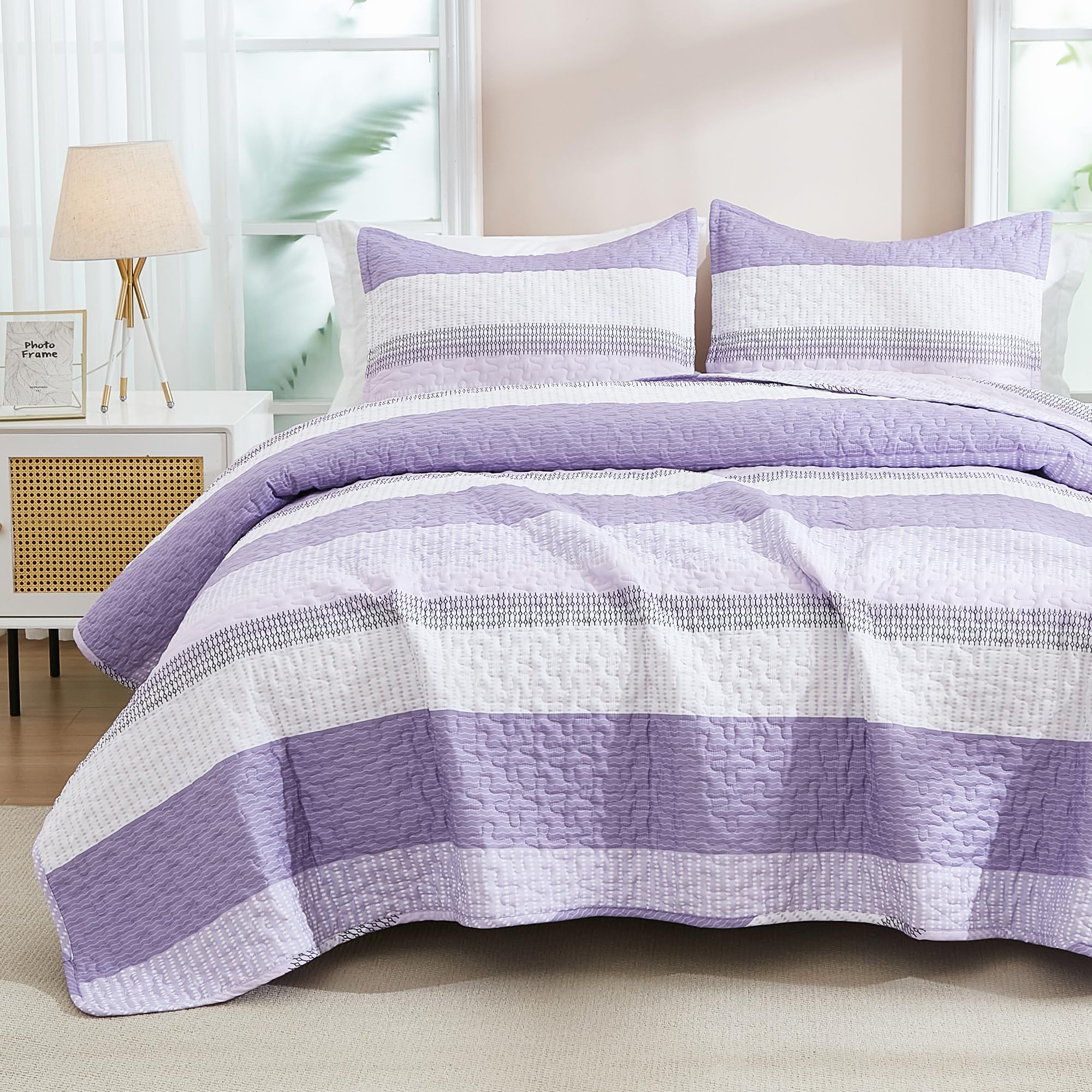 Andency King Size Quilt Set Lavender, 3 Pieces Purple Ultra Soft Lightweight Bedspreads & Coverlets Set, Patchwork Striped Quilted Bedding Sets For All Seasons (1 Quilt, 2 Pillow Shams)