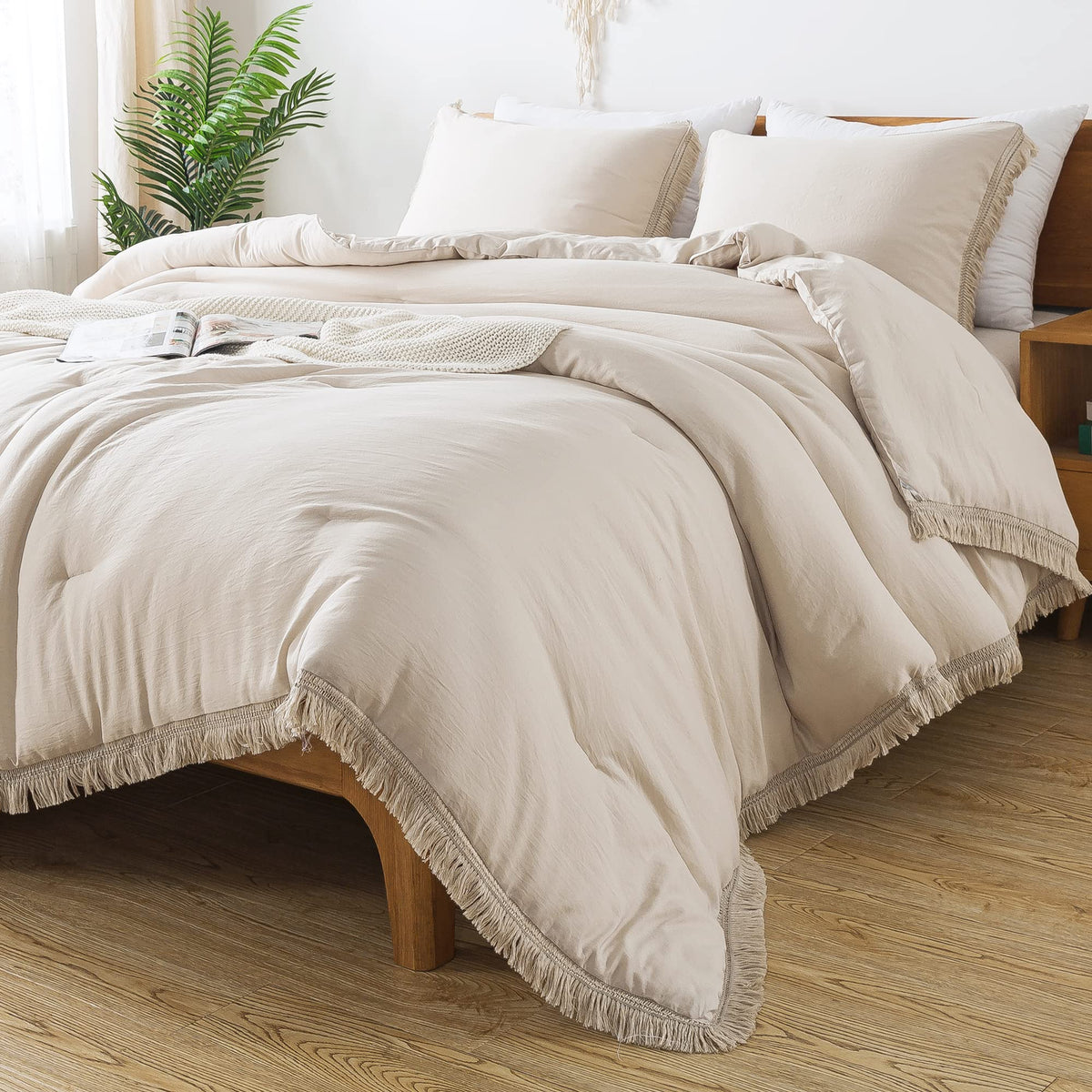 Andency Queen Comforter Set Beige, 3 Pieces Boho Lightweight Fluffy Bedding Comforters & Sets, Soft Tassel All Seasons Bed Set G