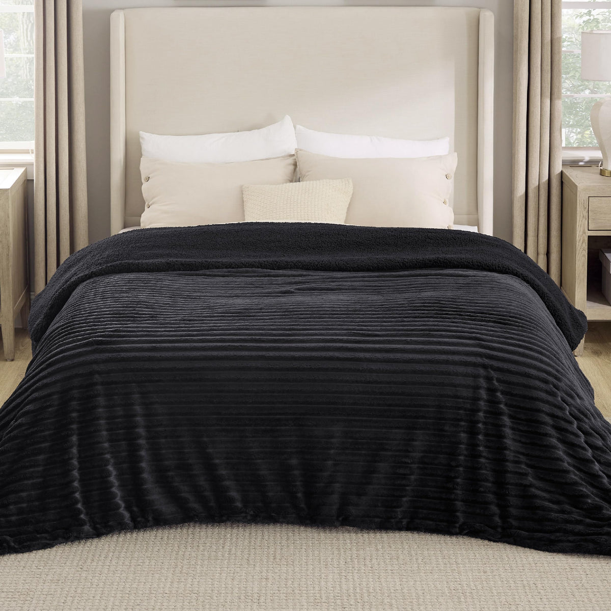 Bedsure Sherpa Blanket Queen Size For Bed - Super Soft Cozy Blanket Gift, Fleece Thick Warm Blanket For Winter, Black, 90X90 Inc