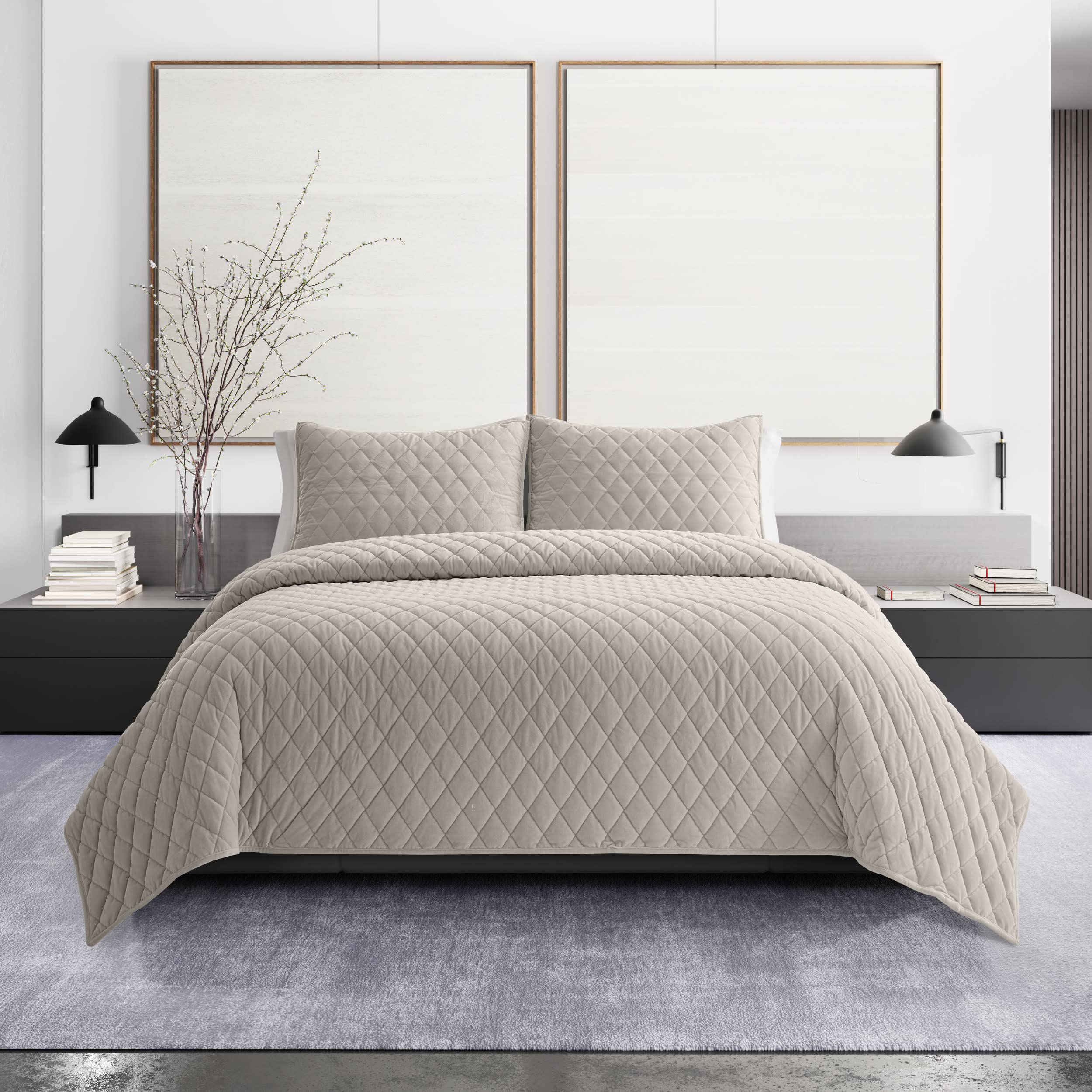 Vera Wang - Queen Quilt Set, Luxurious Velvet Bedding With Matching Shams, Lightweight Home Decor (Diamond Velvet Natural Ivory,