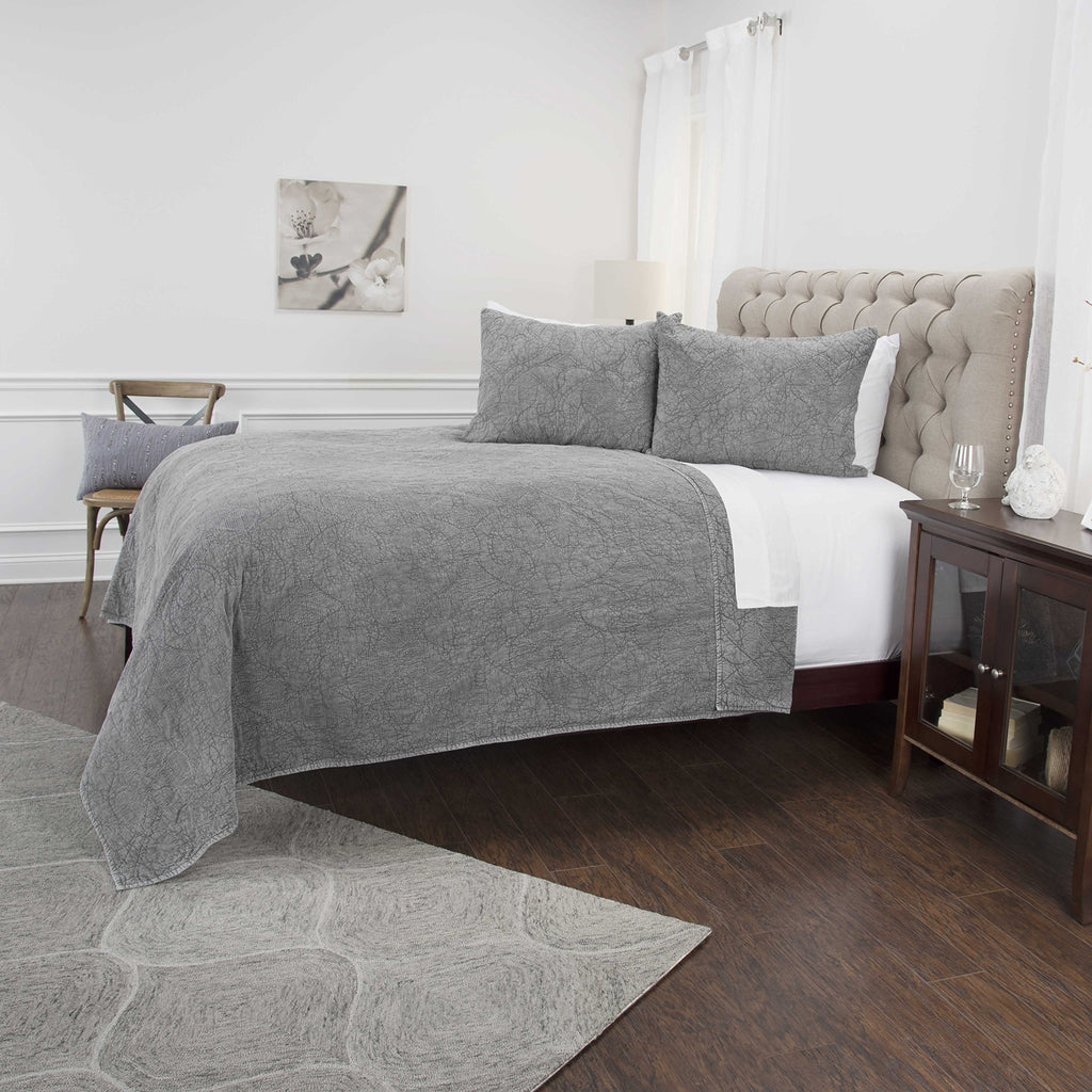 Rizzy Home | BQ4566 | Polyester Quilt | 90"x92" Gray/Black/Nuetral Solid