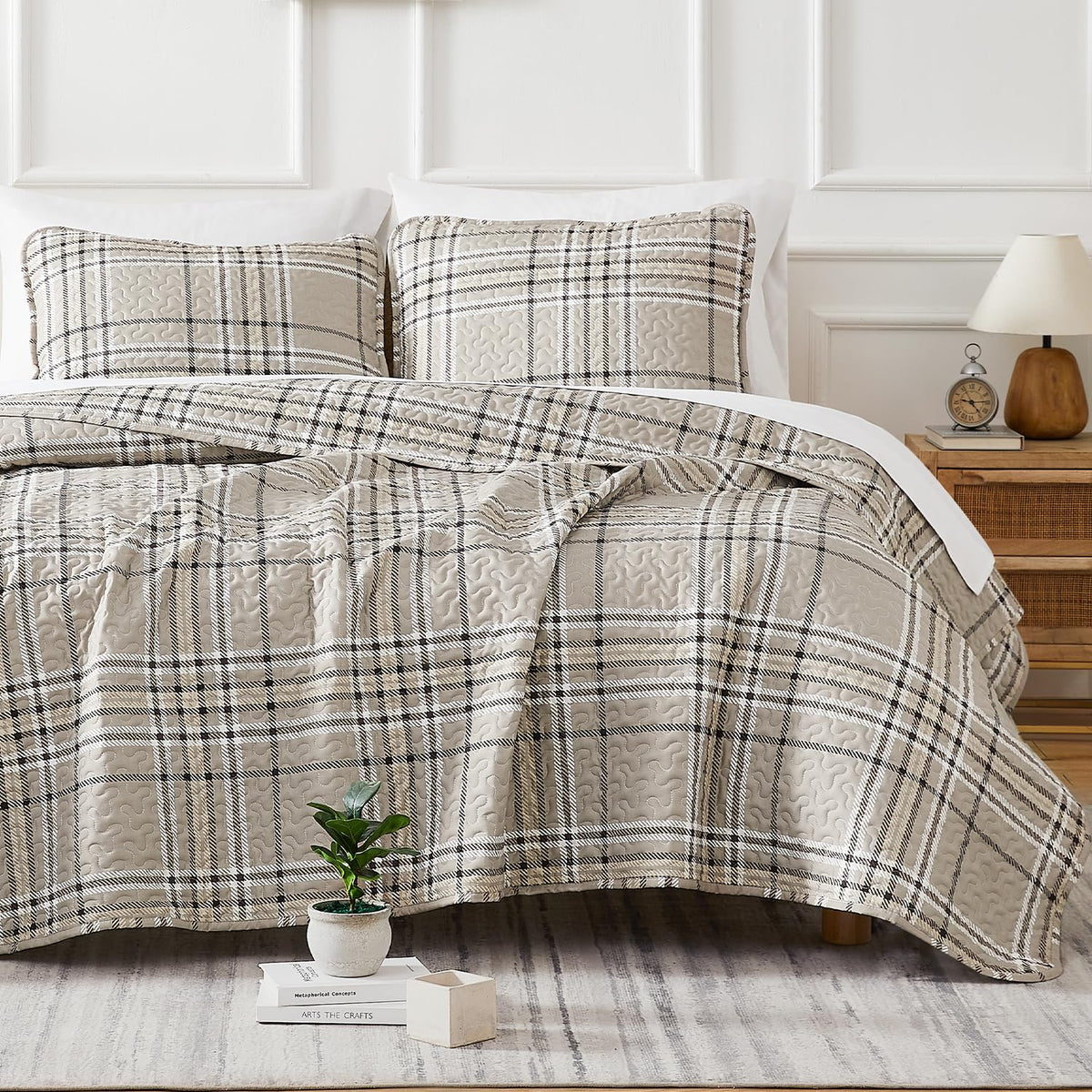 Southshore Fine Living, Inc. Oversized King Quilt Bedding Set, 3-Piece, King Size Plaid Quilt With 2 Shams, Microfiber Bedspread