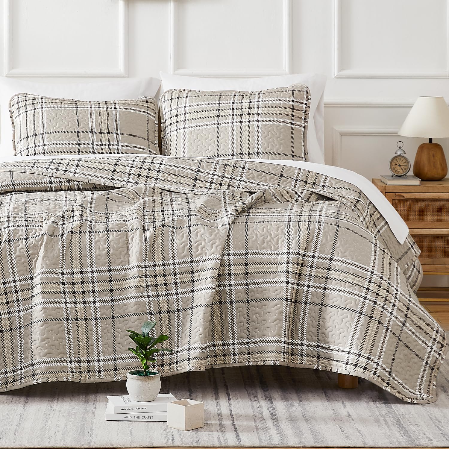 Southshore Fine Living, Inc. Oversized King Quilt Bedding Set, 3-Piece, King Size Plaid Quilt With 2 Shams, Microfiber Bedspread