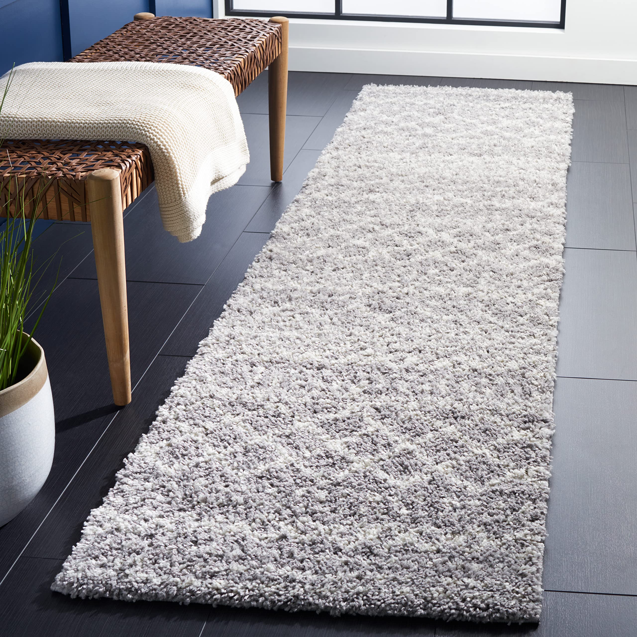 SAFAVIEH Arizona Shag Collection Runner Rug - 23 x 12, Grey & Ivory, Moroccan Design, Non-Shedding & Easy Care, 1.6-inch Thick