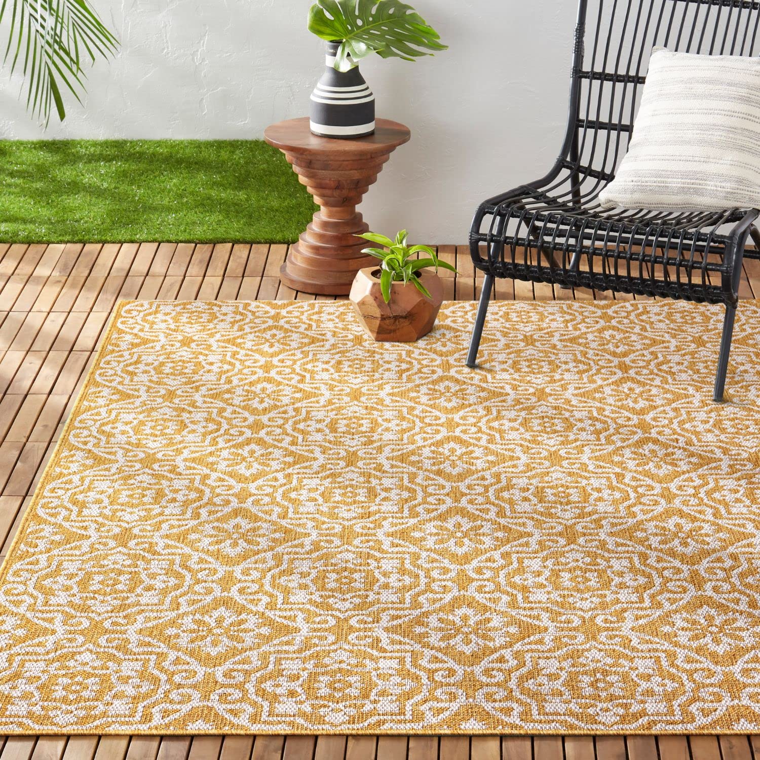 Nicole Miller New York Patio Country Danica Transitional Geometric Indoor/Outdoor Area Rug, Yellow/White, 7'9'X10'2'