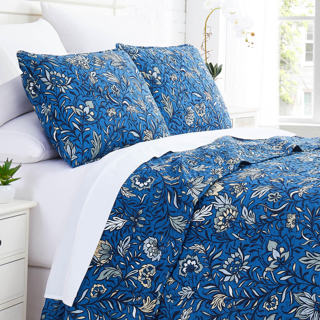 Southshore Fine Living, Inc. 3-Piece Bedding Set, Full/Queen, Blooming Blossom Blue, Quilt Set With 2 Shams, Microfiber, Dreamy