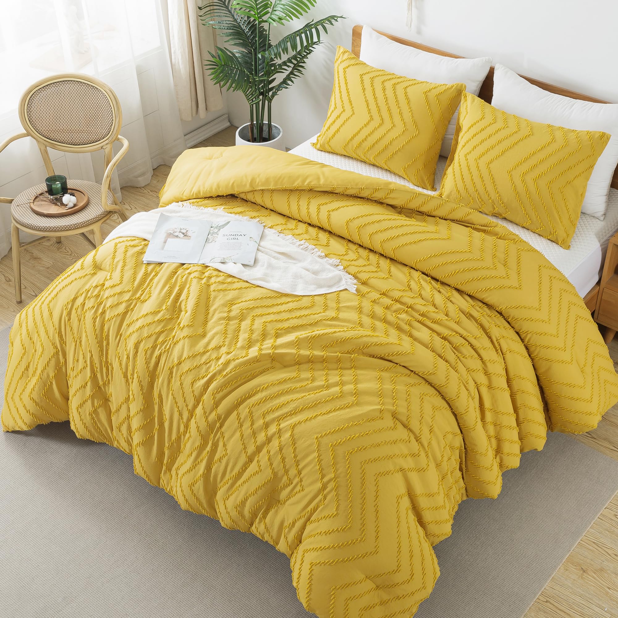Litanika Mustard Yellow Queen Size Comforter Sets, 3 Pieces Lightweight Chevron Tufted Bedding Comforter Set, Fluffy Down Altern