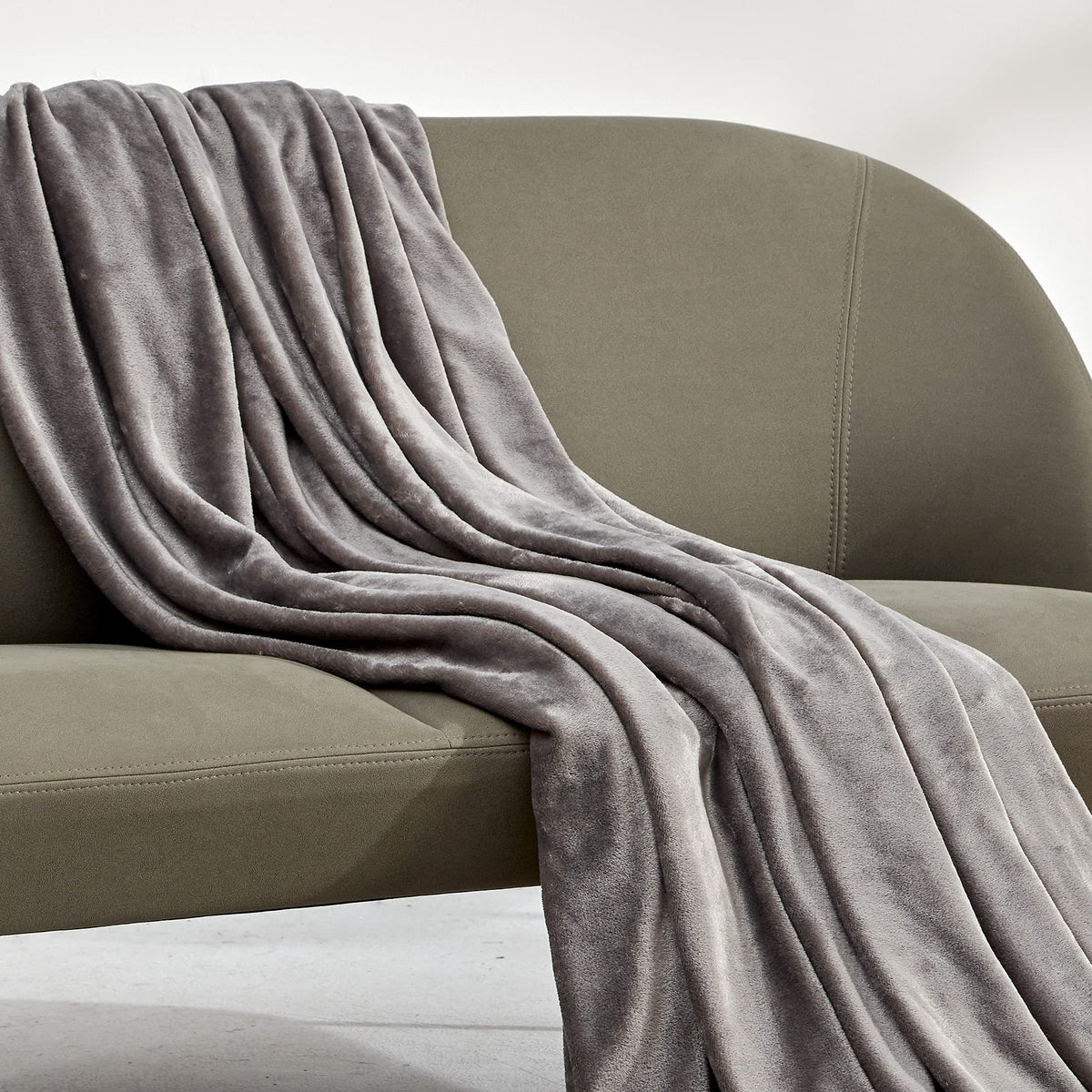 Sleep Zone Grey Fleece Blanket Super Soft Cozy Throw Flannel Blanket, Lightweight Comfy Fuzzy Blanket Plush Throw Blankets For C