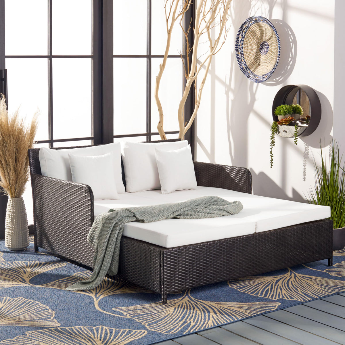 Safavieh Pat7500A Outdoor Collection Cadeo Black And White Cushion Daybed