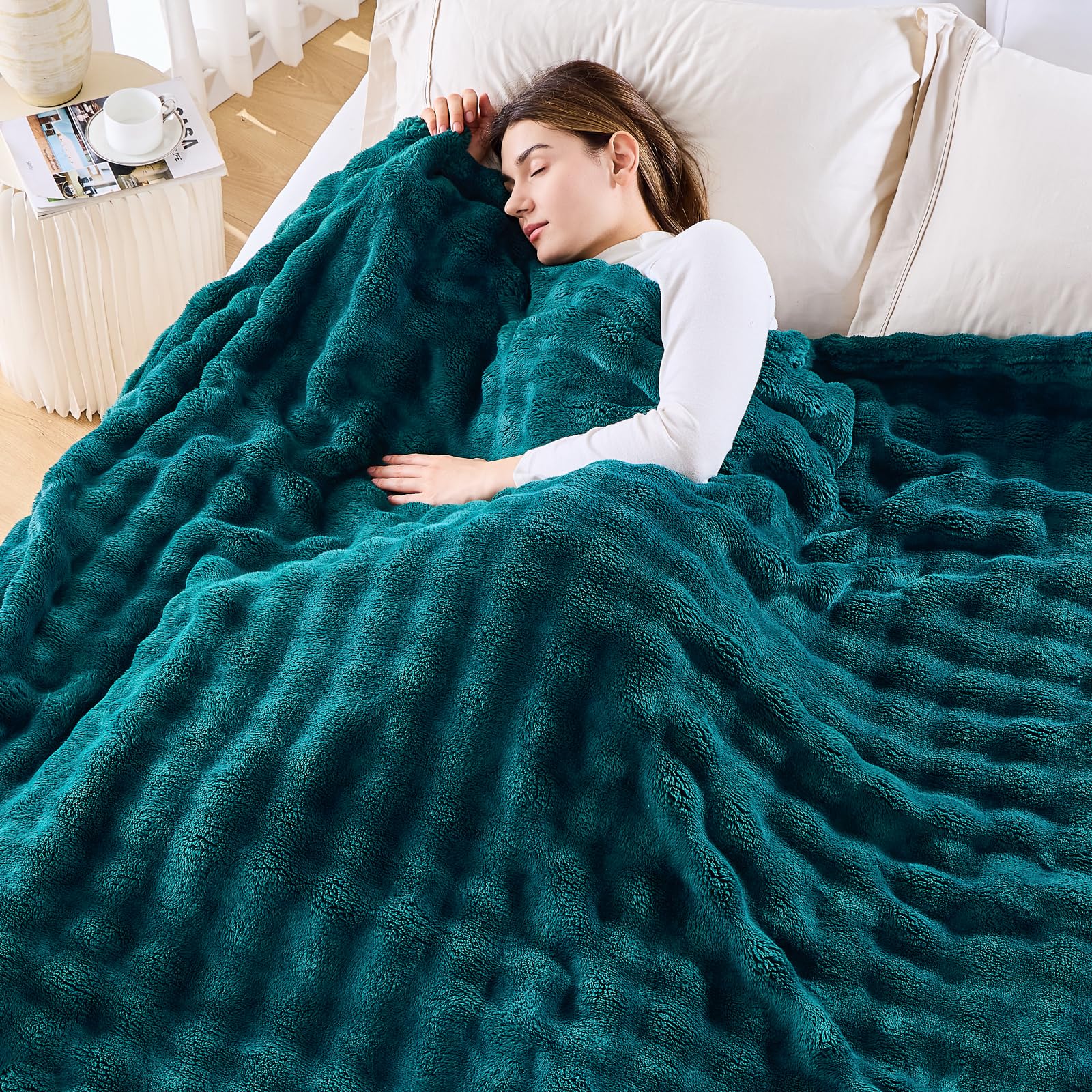 Newcosplay Queen Blanket For Couch Dark Teal Super Soft Flannel Fleece 3D Bubble Lightweight Bed Blanket All Season Use (Dark Te