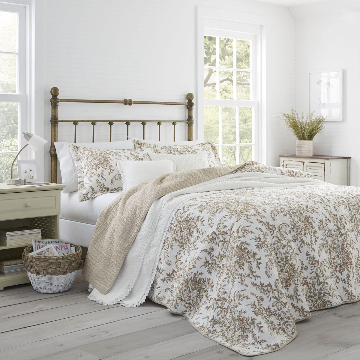 Laura Ashley - King Quilt Set, Reversible Cotton Bedding With Matching Shams, Home Decor For All Seasons (Bedford Mocha, King)