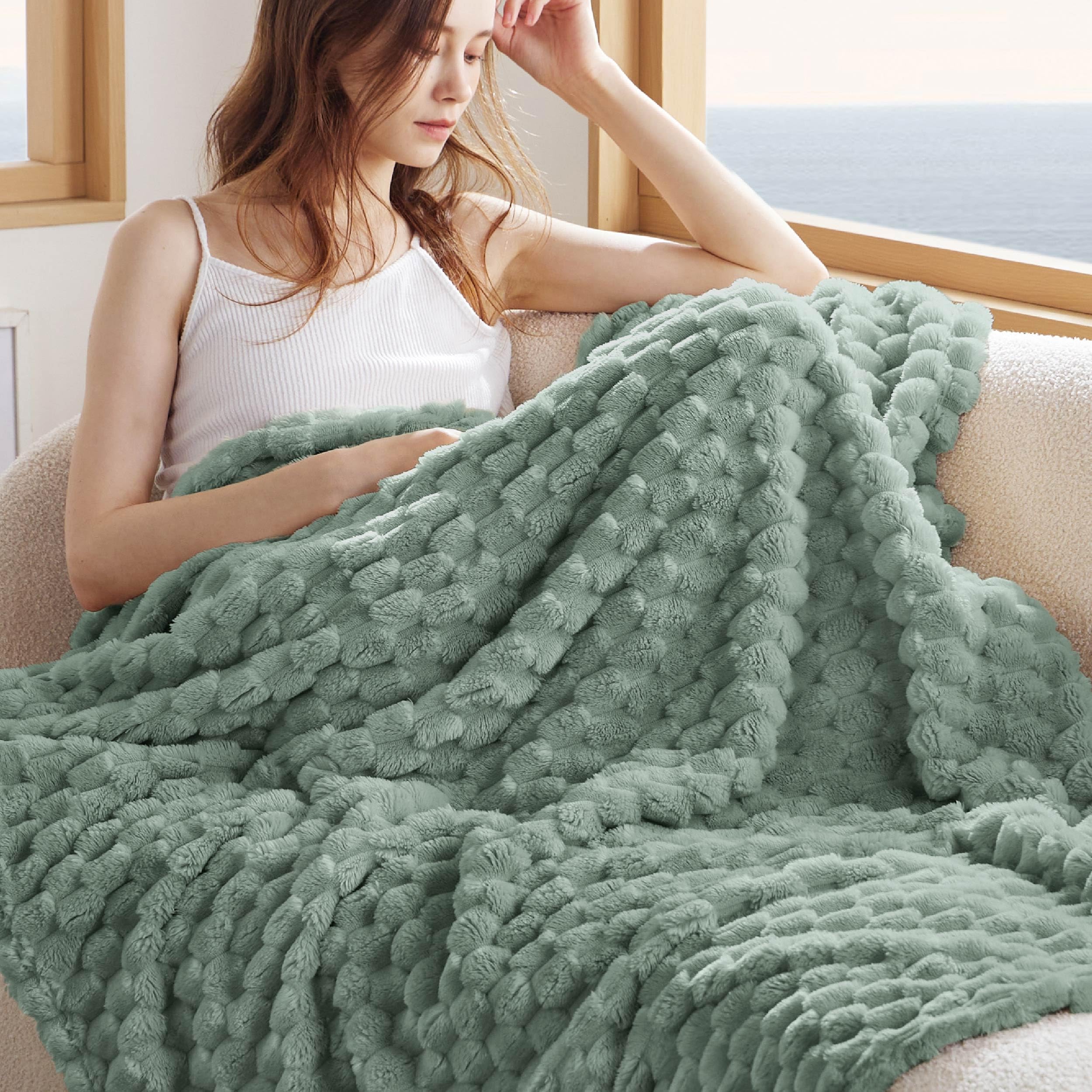 Bedsure Twin Blanket For Bed - Super Soft, Cozy Blankets For Women, Cute Fleece Gifts For Girls, Sage Green, 60X80 Inches