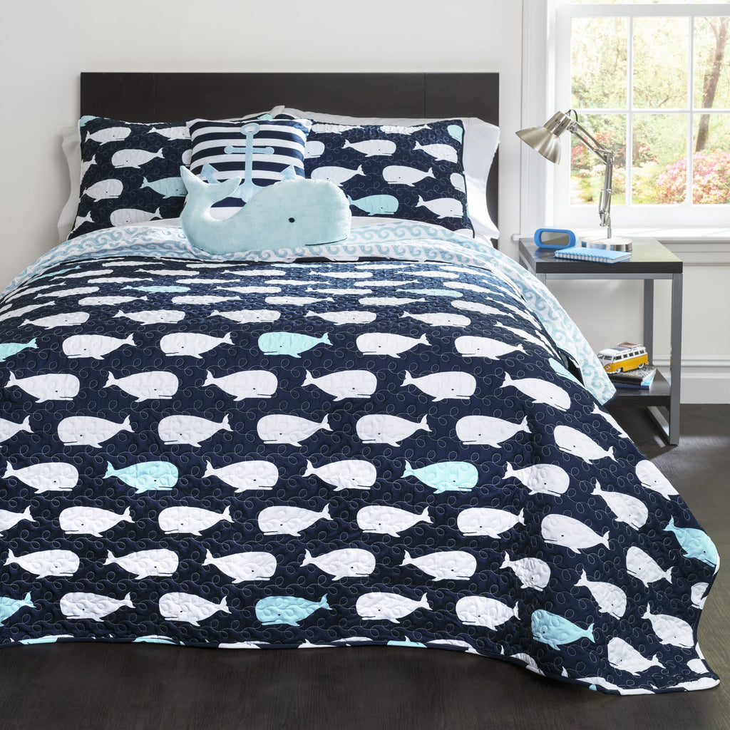Lush Decor Whale Kids Reversible 4 Piece Quilt Bedding Set With Sham And Decorative Throw Pillows, Twin, Navy
