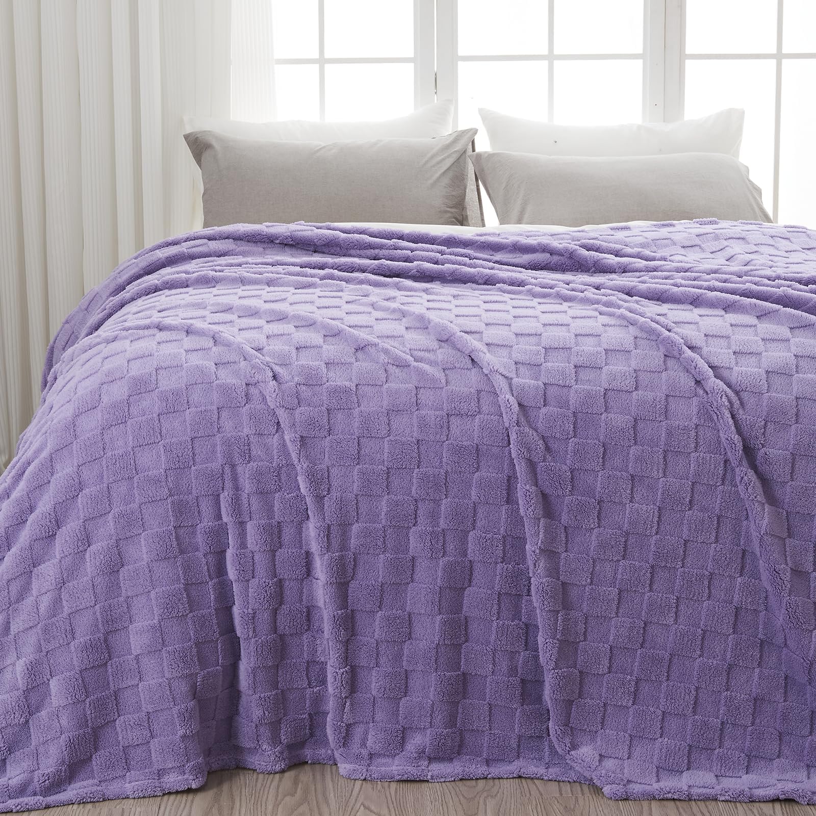 Newcosplay Super Soft King Blanket Lavender Premium Silky Flannel Fleece 3D Checkered Lightweight Bed Blanket All Season Use (La