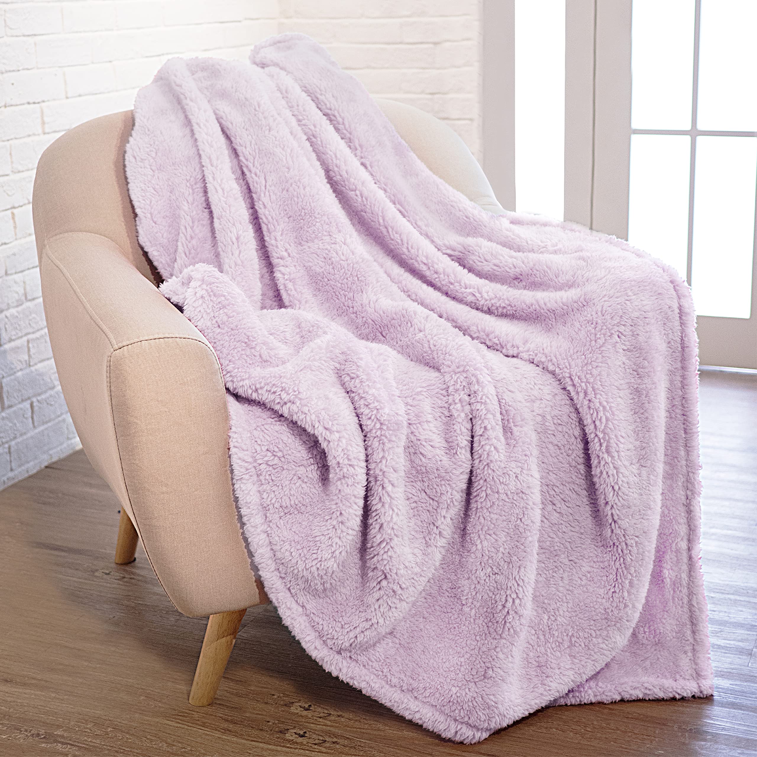 Pavilia Light Purple Lavender Plush Throw Blanket For Couch, Sherpa Soft Cozy Blanket And Throw For Sofa Bed, Decorative Fur Fuz