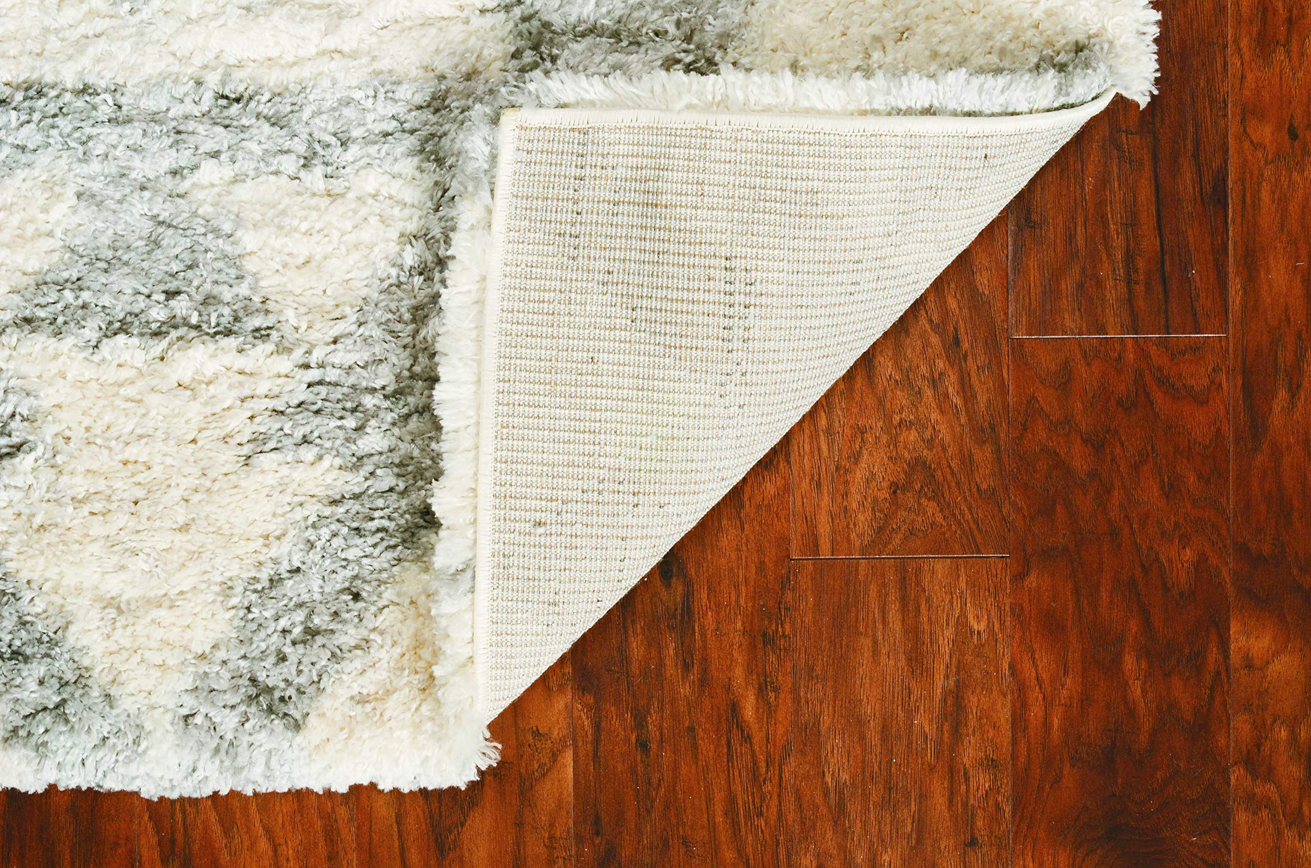 HomeRoots Decor 7'10' x 9'10' Polypropelene Ivory/Grey Area Rug
