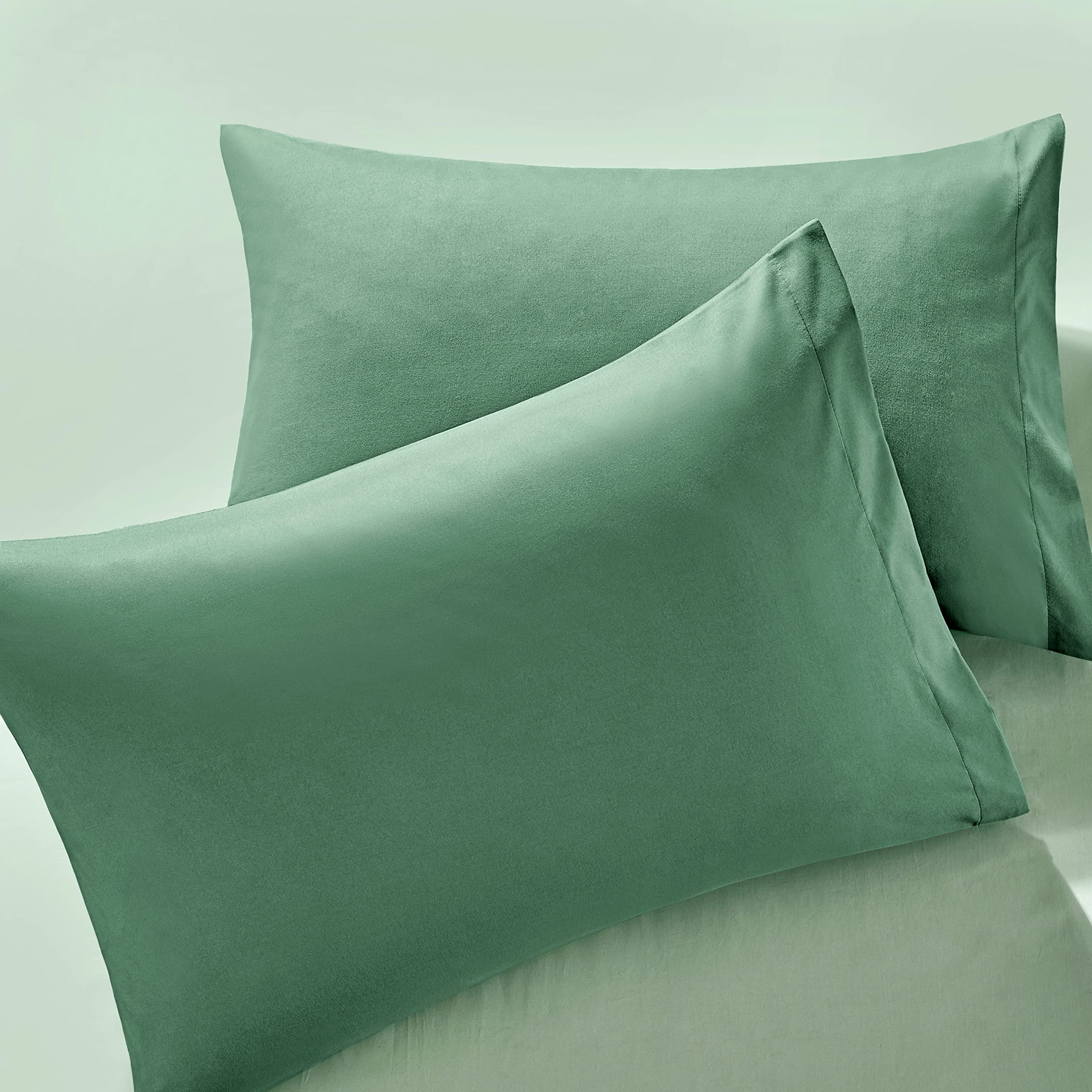 Milvowoc 2Pcs Brushed Microfiber Standard Pillowcases - 20 X 26 Inch, Sage Green Pillow Case Set Non Slip Envelope Pillow Cover