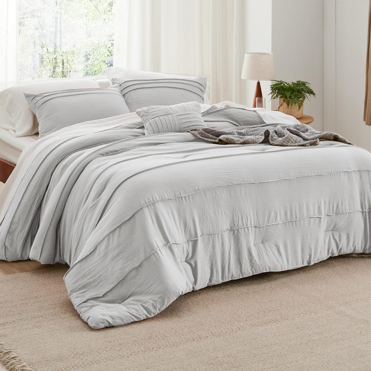 Bedsure Light Grey Queen Comforter Set - 4 Pieces Pinch Pleat Bed Set, Down Alternative Bedding Sets For All Season, 1 Comforter