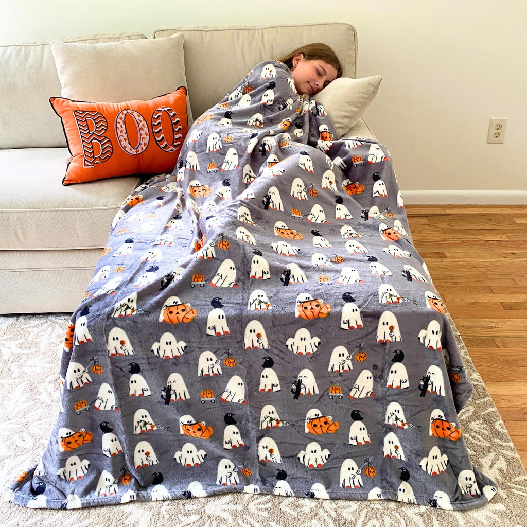 Halloween Fleece Throw Blanket: Baby Ghost Party On Grey Background Design On Soft Velvet Throw Blanket For Couch Bed