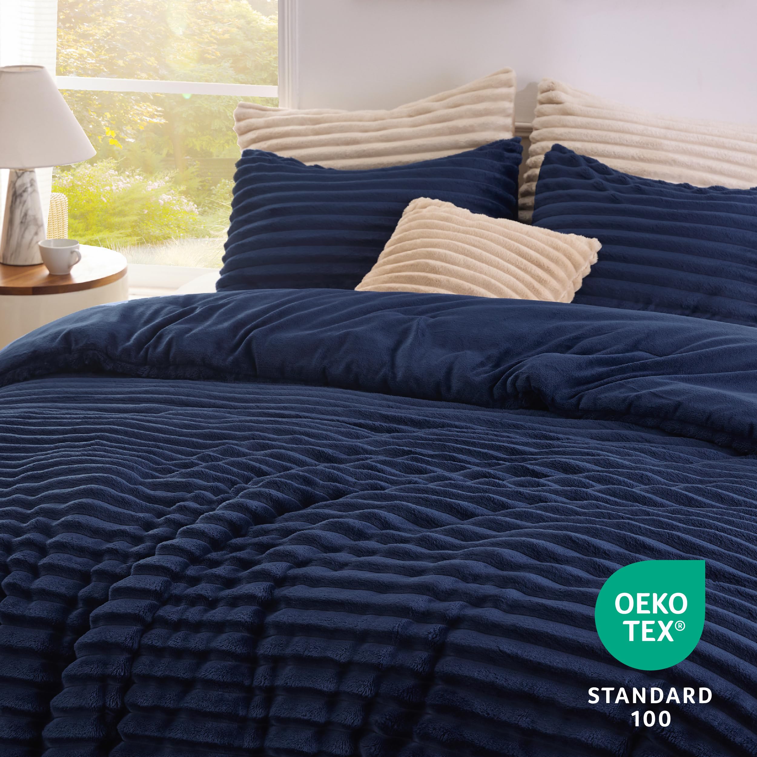 Bedsure Fluffy Comforter Set King - Super Soft Faux Fur Comforter King Size Navy, Winter Warm Fleece Bedding Set, Plush Fuzzy Be