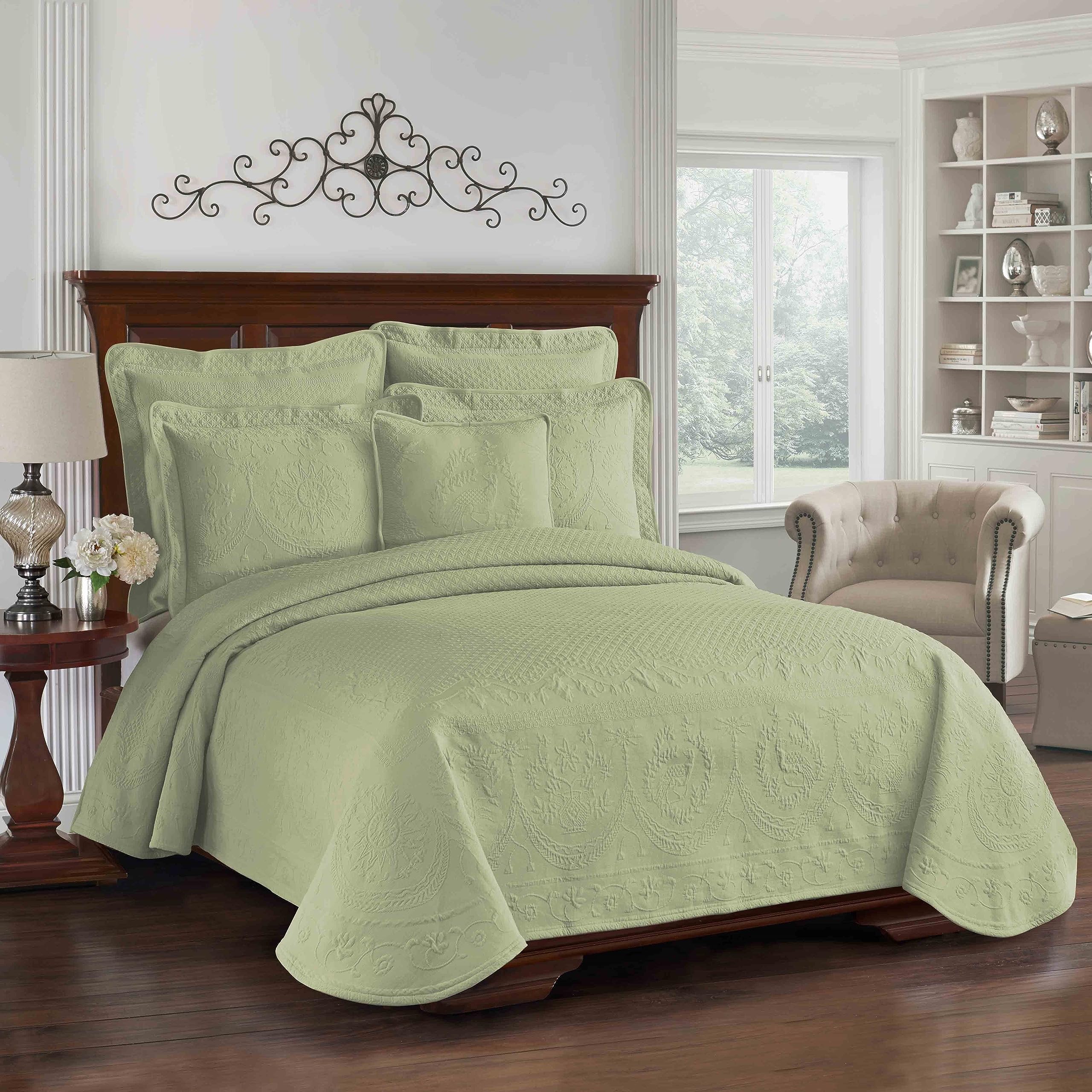 Historic Charleston King Charles Modern Farmhouse Floral Matelasse Coverlet, 100% Cotton Breathable Bedding, Full/Queen, Sage
