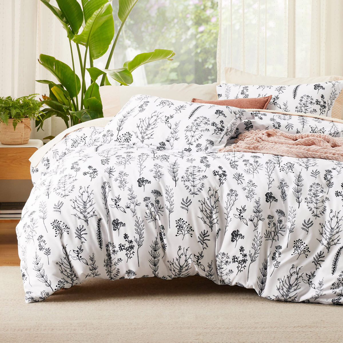 Bedsure Queen Comforter Set - Bright White Comforter, Cute Floral Bedding Comforter Sets, Gifts For Woman, 3 Pieces, 1 Soft Reve
