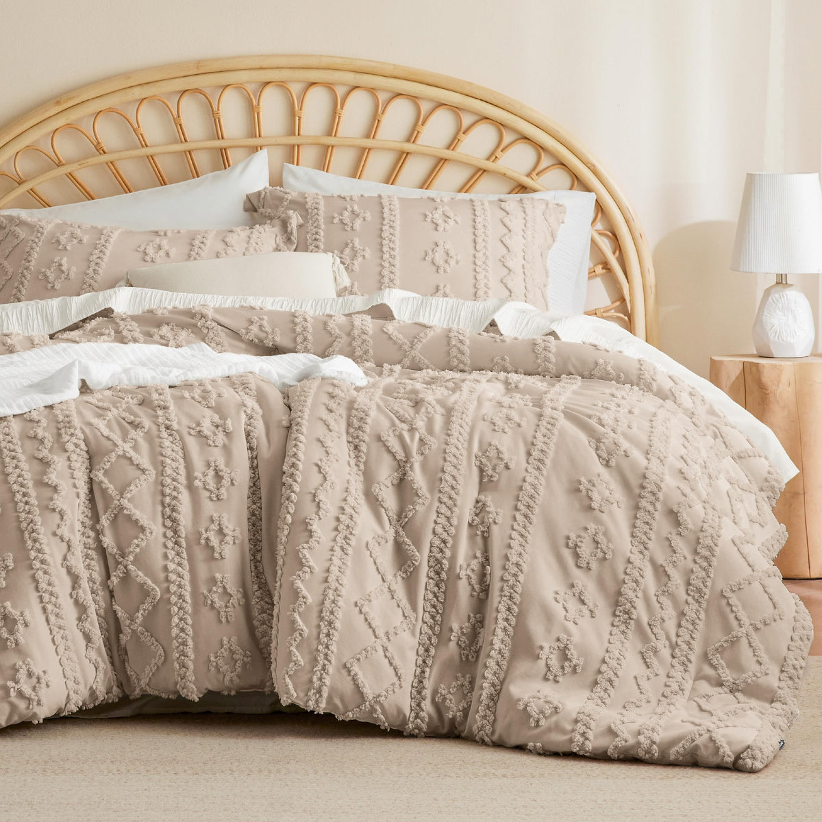 Bedsure Tufted Boho Comforter Set King Size - Khaki Boho Bedding Comforter Set, 3 Pieces Farmhouse Shabby Chic Embroidery Bed Se