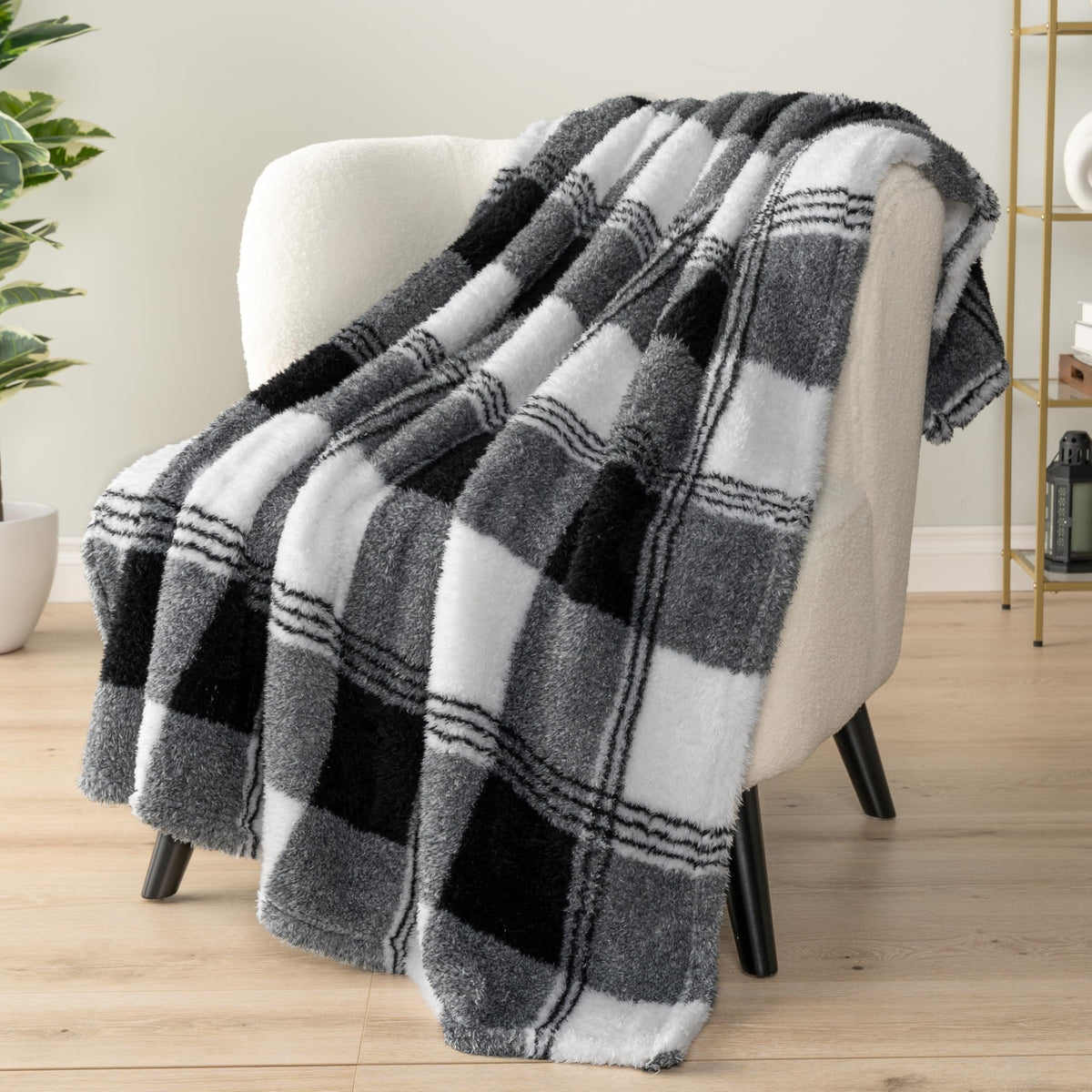 Pavilia Sherpa Throw Blanket For Couch Sofa, White Black Fluffy Warm Plush Blanket For Bed, Cozy Super Soft Lightweight Throw, F